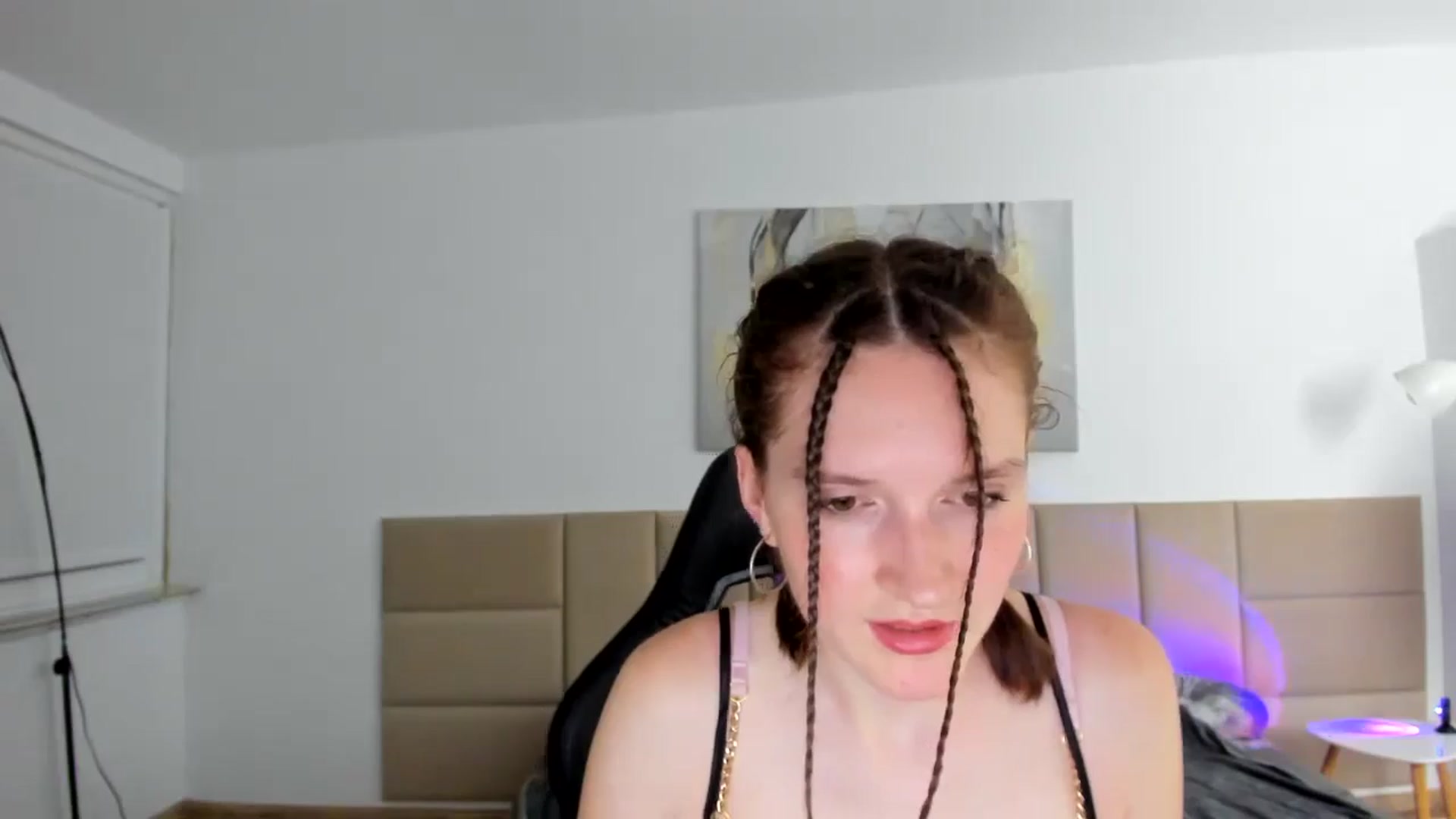 Gallery image thumbnail from GlitterGold's myfreecams stream on, 08/11/2024, 22:45 image 12 of 20