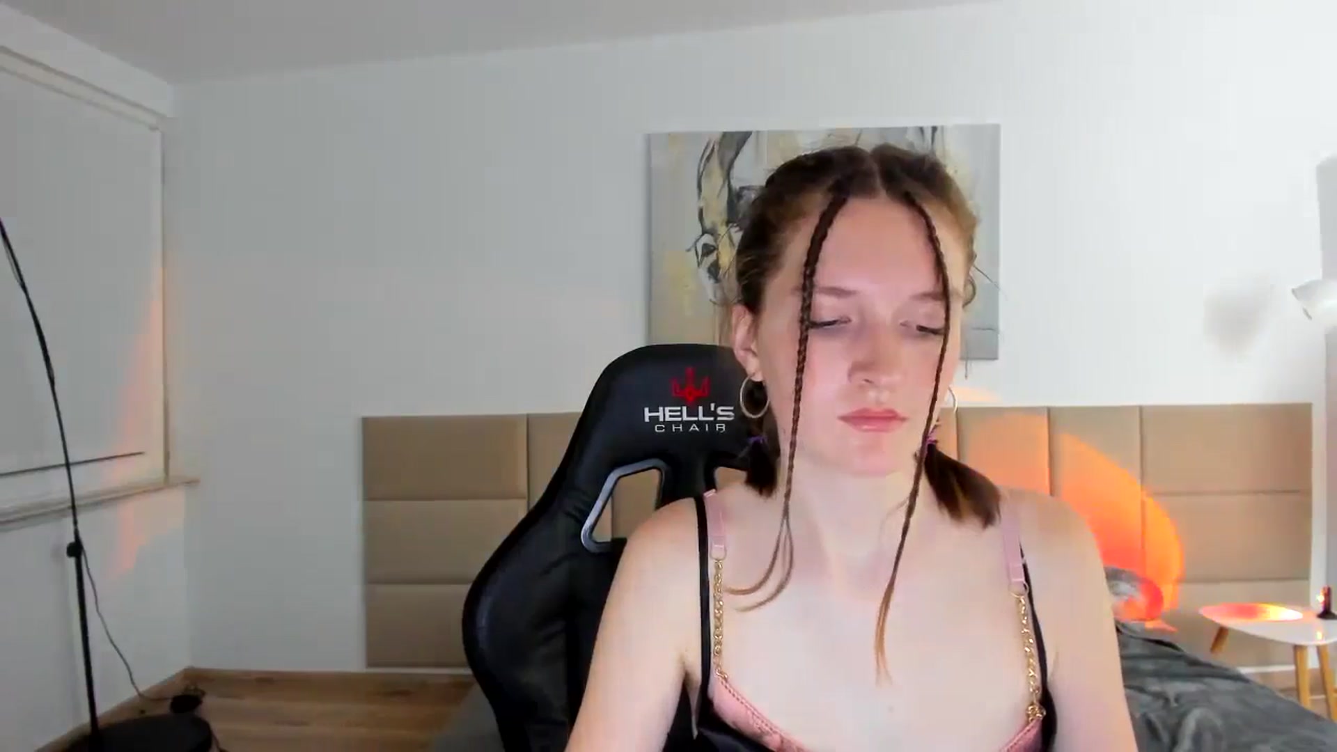 Gallery image thumbnail from GlitterGold's myfreecams stream on, 08/12/2024, 24:56 image 20 of 20