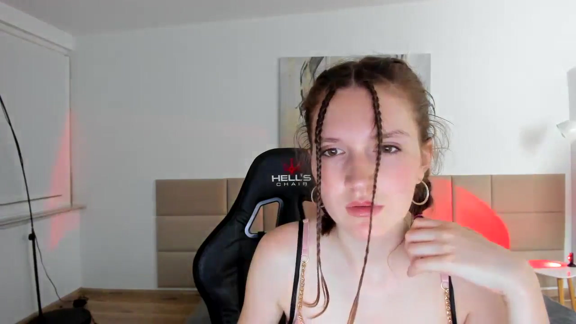 Gallery image thumbnail from GlitterGold's myfreecams stream on, 08/12/2024, 24:56 image 5 of 20