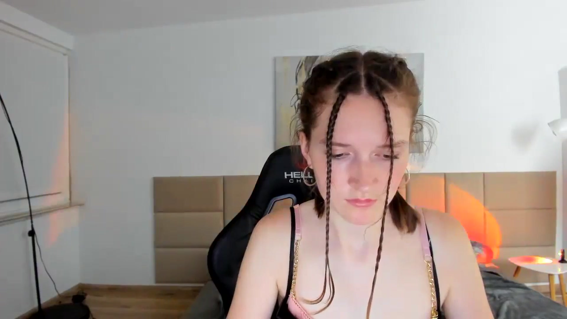 Gallery image thumbnail from GlitterGold's myfreecams stream on, 08/12/2024, 24:56 image 4 of 20