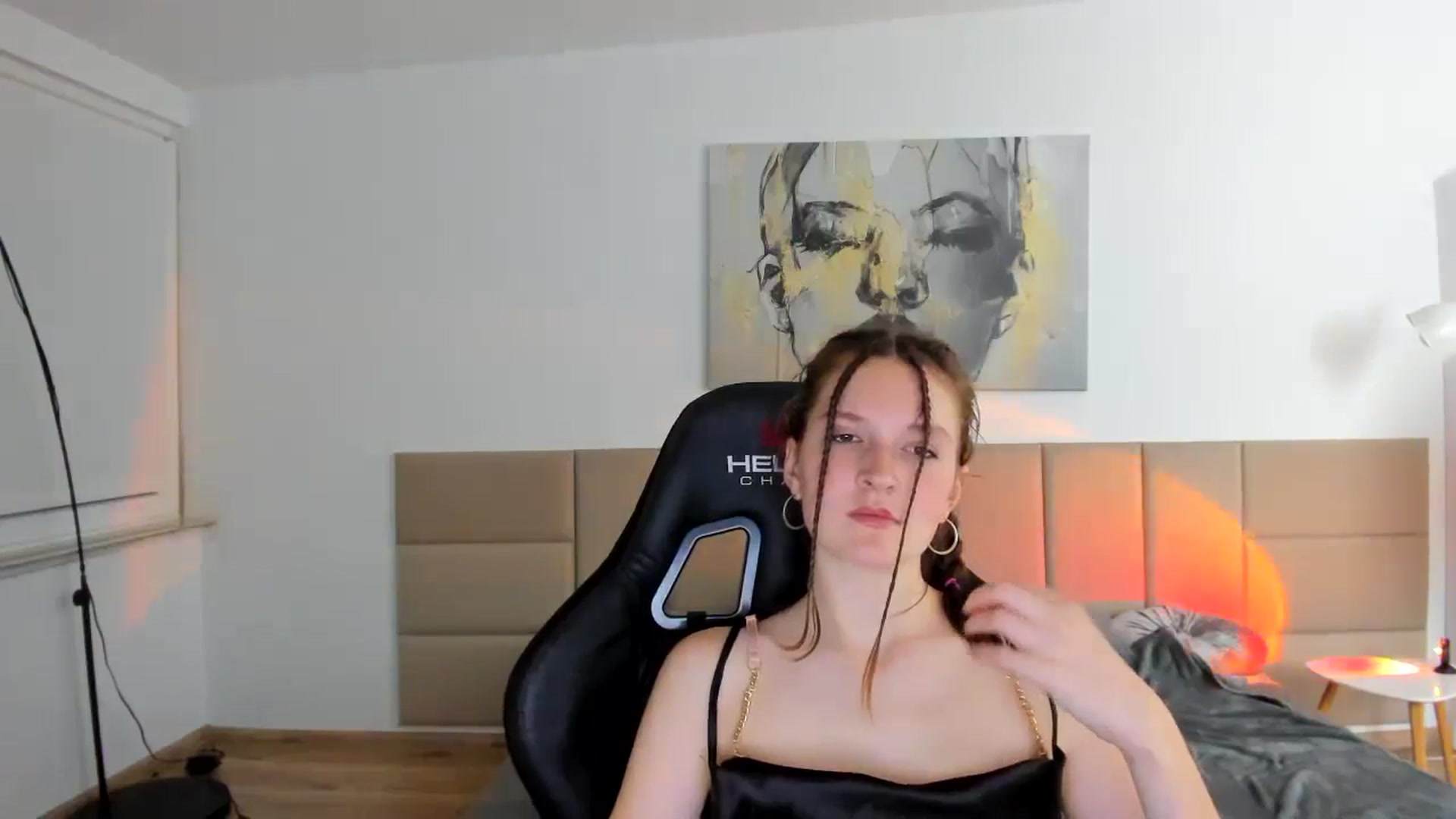 Gallery image thumbnail from GlitterGold's myfreecams stream on, 08/12/2024, 24:56 image 16 of 20