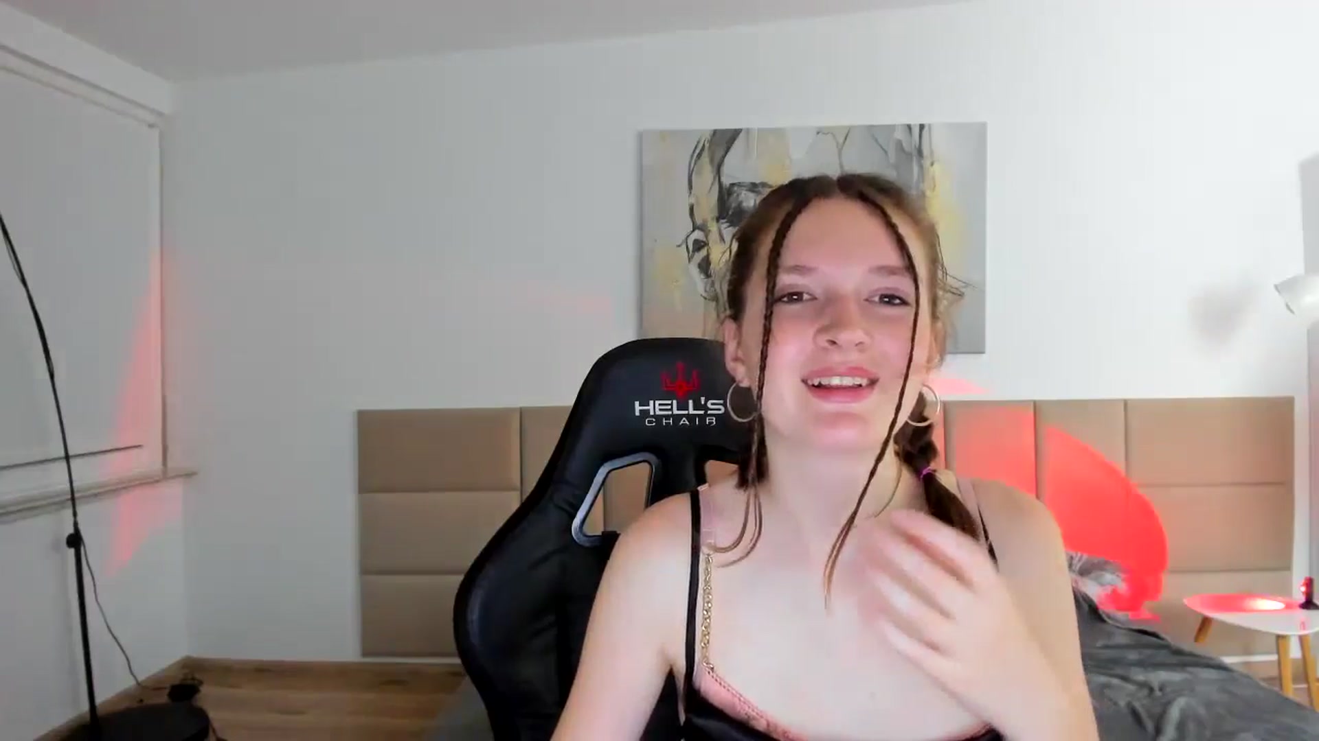 Gallery image thumbnail from GlitterGold's myfreecams stream on, 08/12/2024, 24:56 image 11 of 20