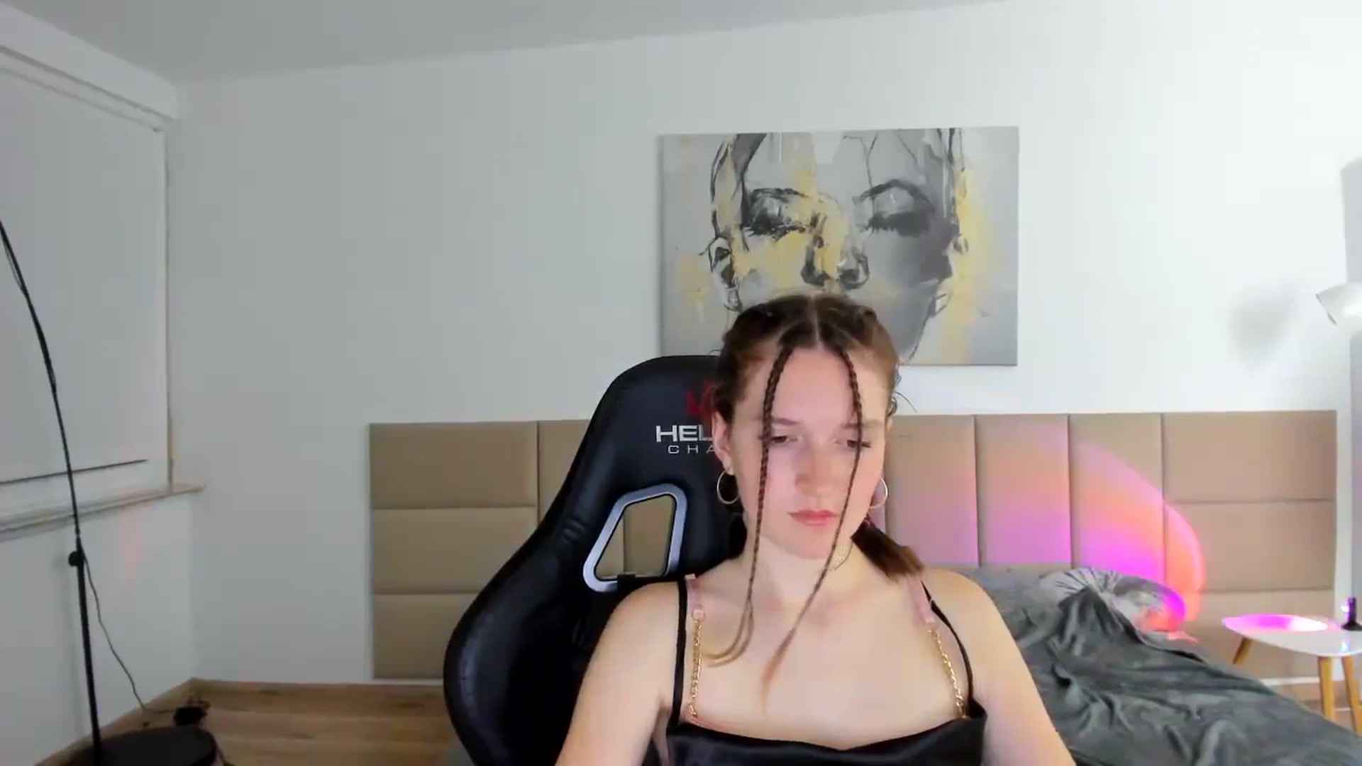 Gallery image thumbnail from GlitterGold's myfreecams stream on, 08/12/2024, 24:56 image 15 of 20
