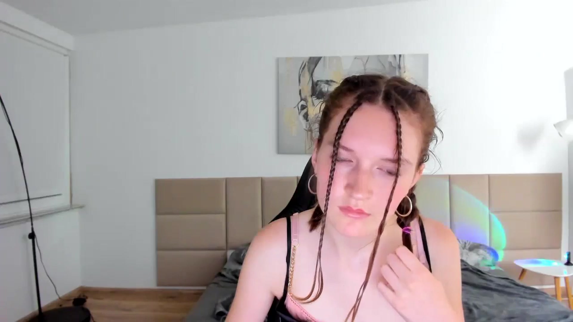 Gallery image thumbnail from GlitterGold's myfreecams stream on, 08/12/2024, 02:42 image 15 of 20