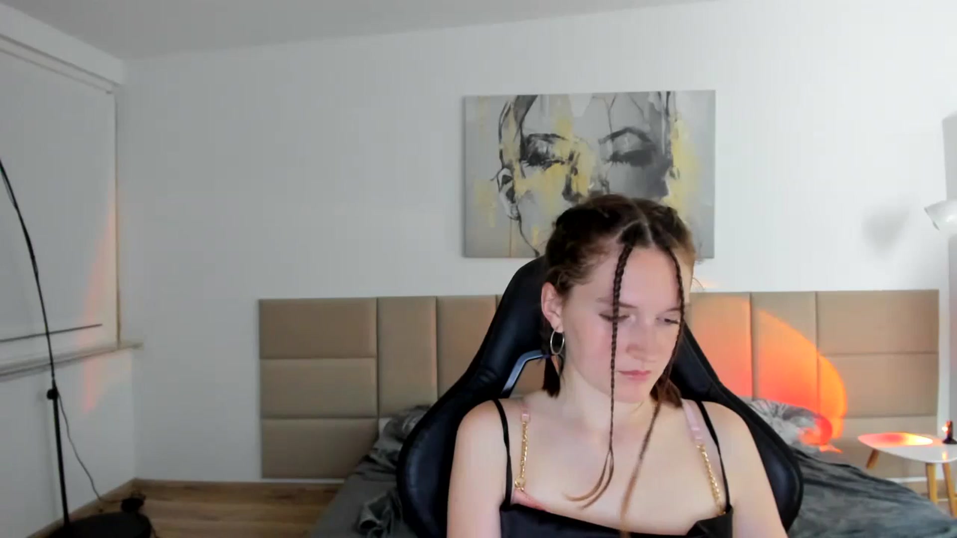 Gallery image thumbnail from GlitterGold's myfreecams stream on, 08/12/2024, 02:42 image 12 of 20