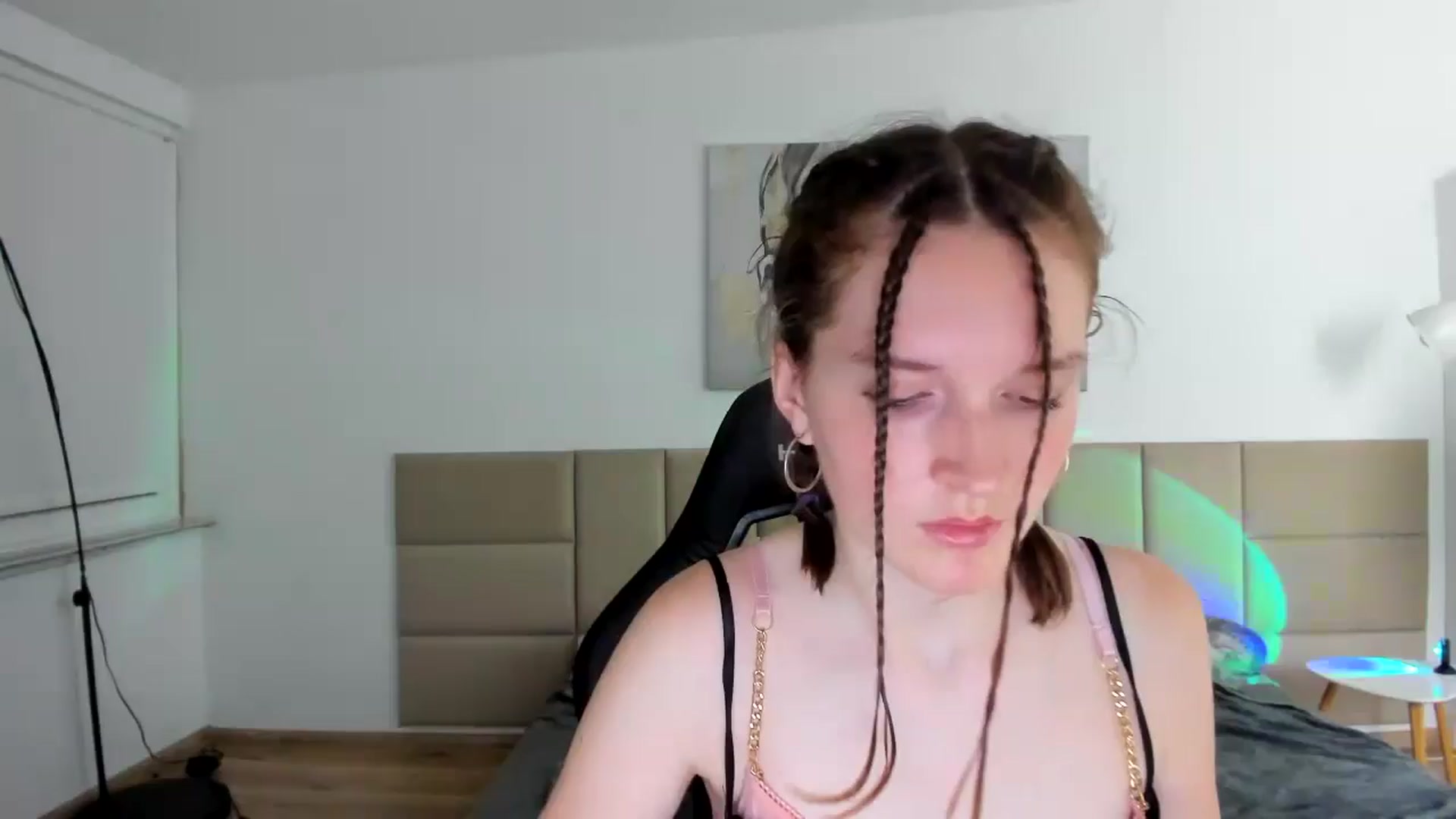 Gallery image thumbnail from GlitterGold's myfreecams stream on, 08/12/2024, 02:42 image 9 of 20