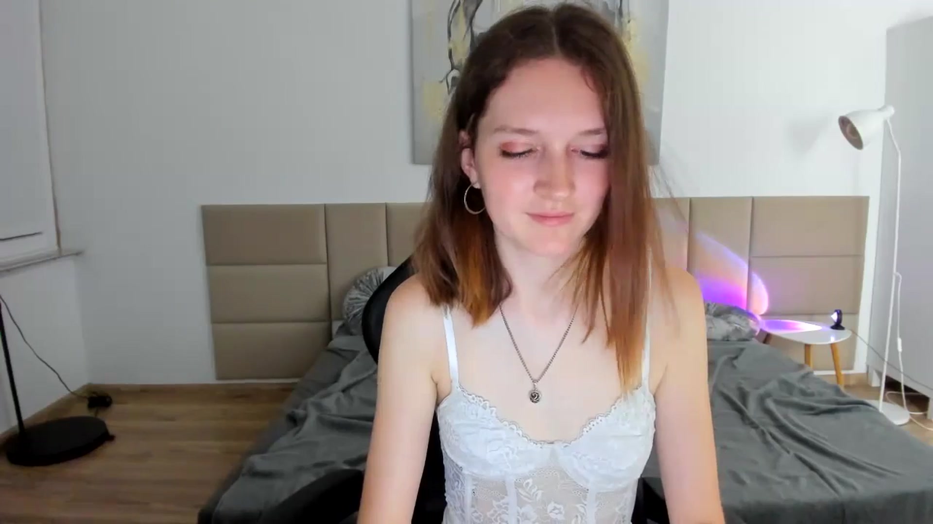 Gallery image thumbnail from GlitterGold's myfreecams stream on, 08/12/2024, 21:48 image 17 of 20
