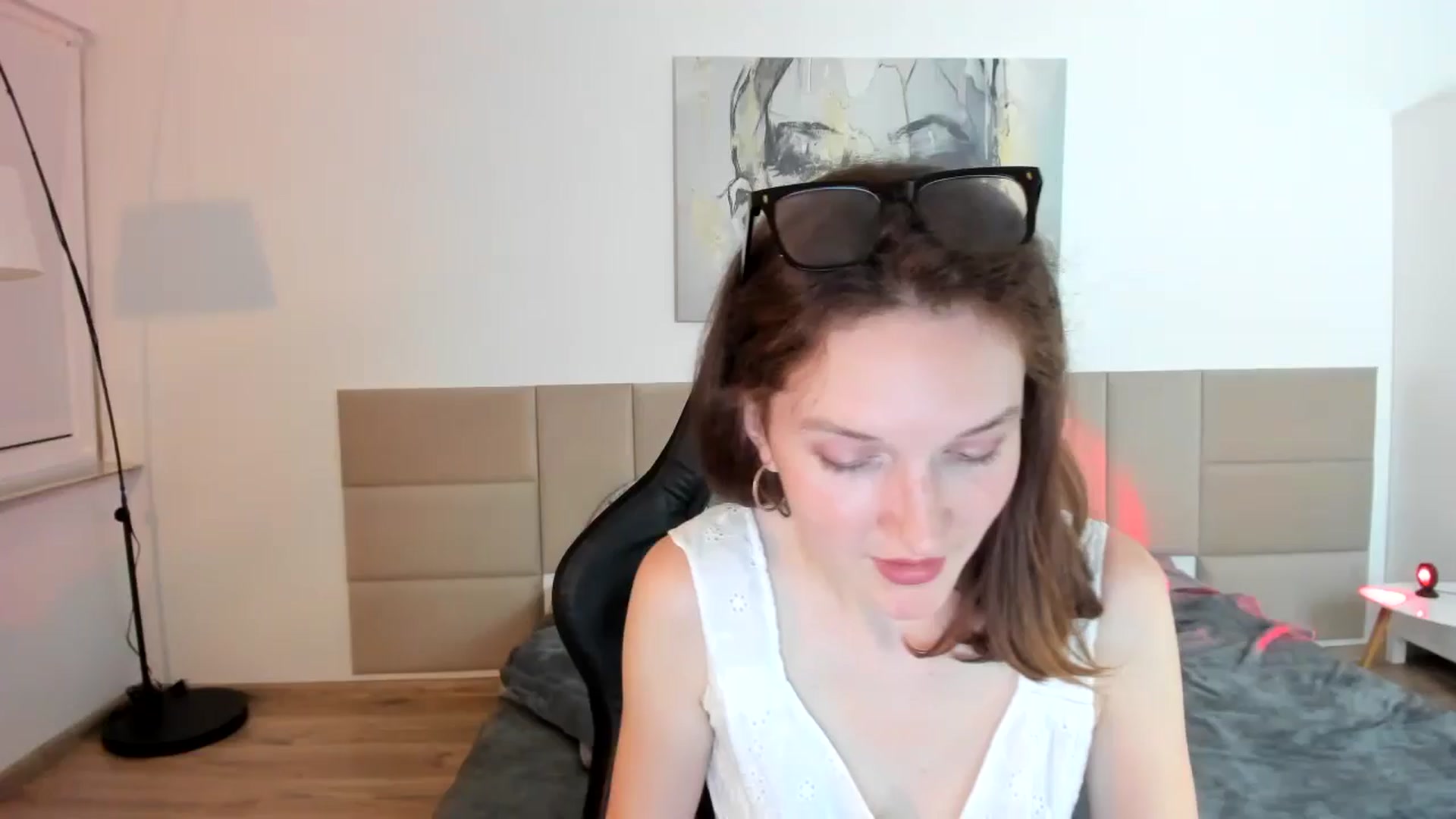 Gallery image thumbnail from GlitterGold's myfreecams stream on, 08/25/2024, 23:27 image 16 of 20
