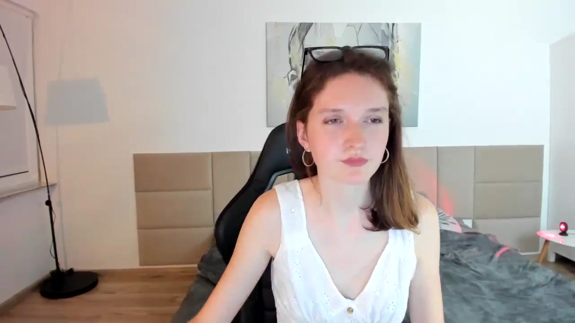 Gallery image thumbnail from GlitterGold's myfreecams stream on, 08/25/2024, 23:27 image 5 of 20