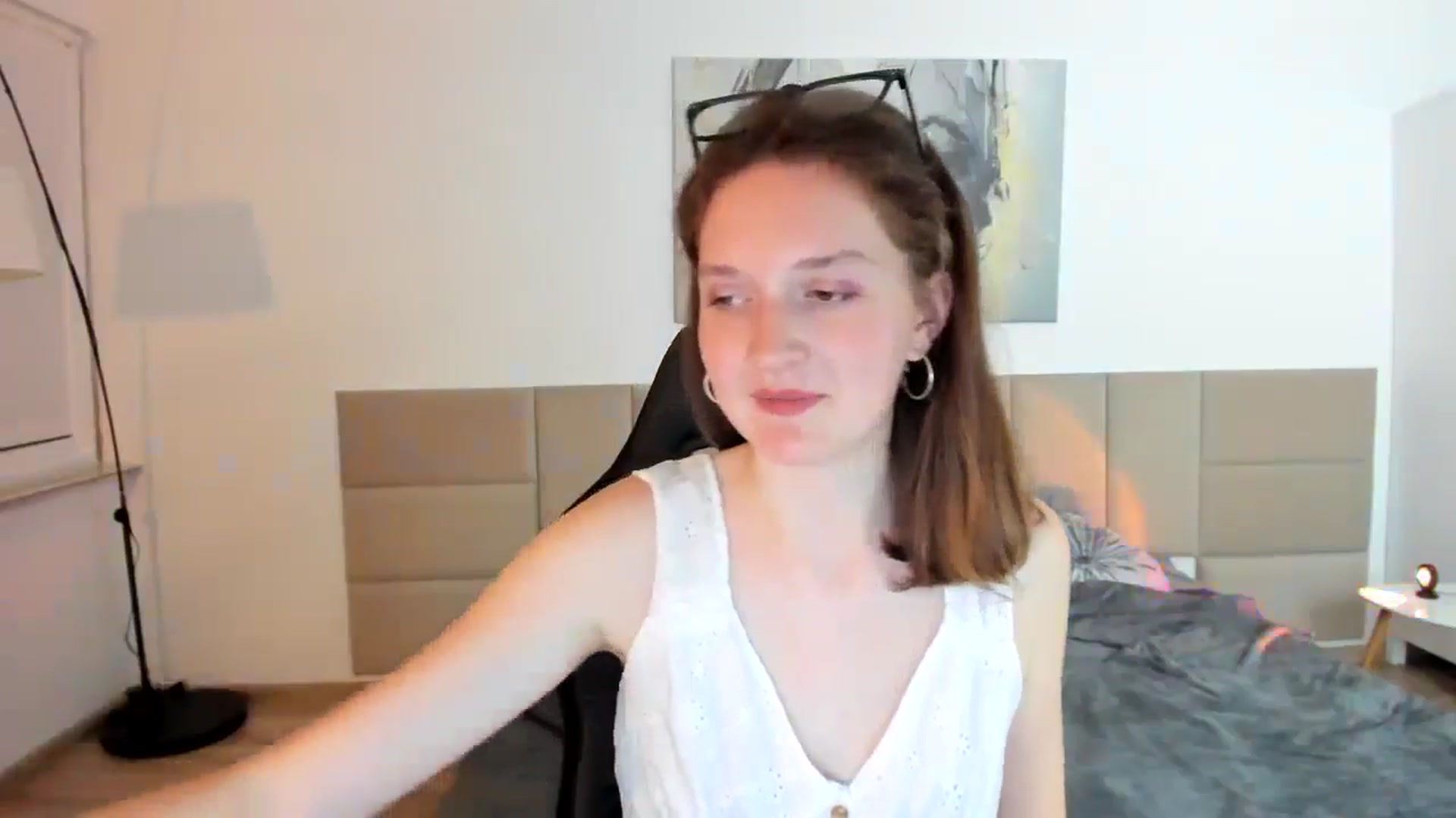 Gallery image thumbnail from GlitterGold's myfreecams stream on, 08/25/2024, 23:27 image 9 of 20