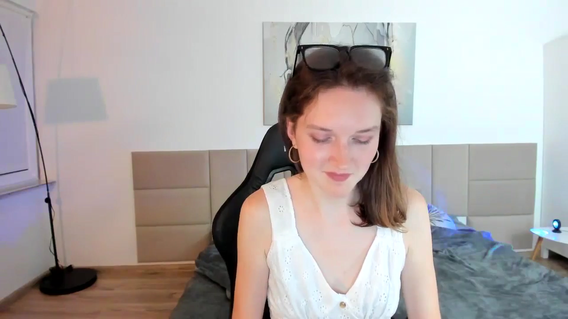 Gallery image thumbnail from GlitterGold's myfreecams stream on, 08/25/2024, 23:27 image 4 of 20