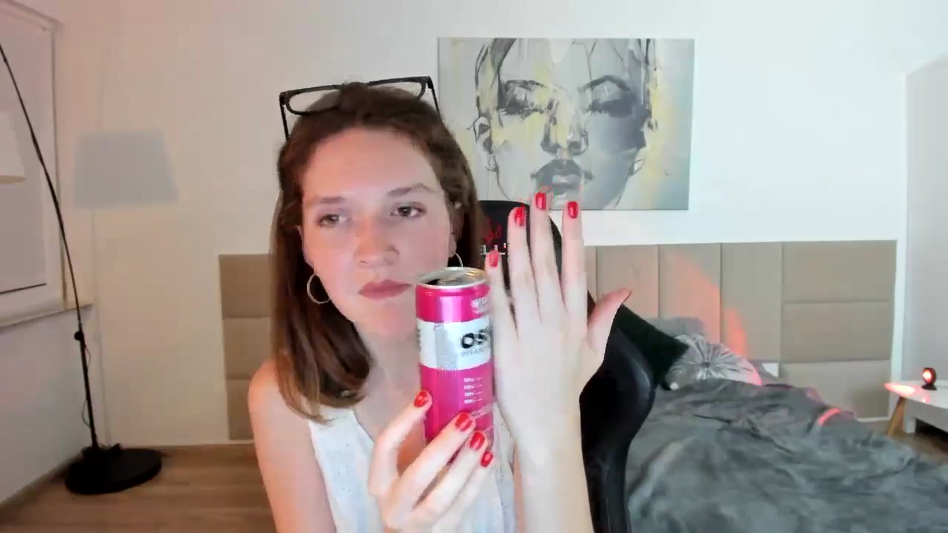 Gallery image thumbnail from GlitterGold's myfreecams stream on, 08/25/2024, 23:27 image 10 of 20
