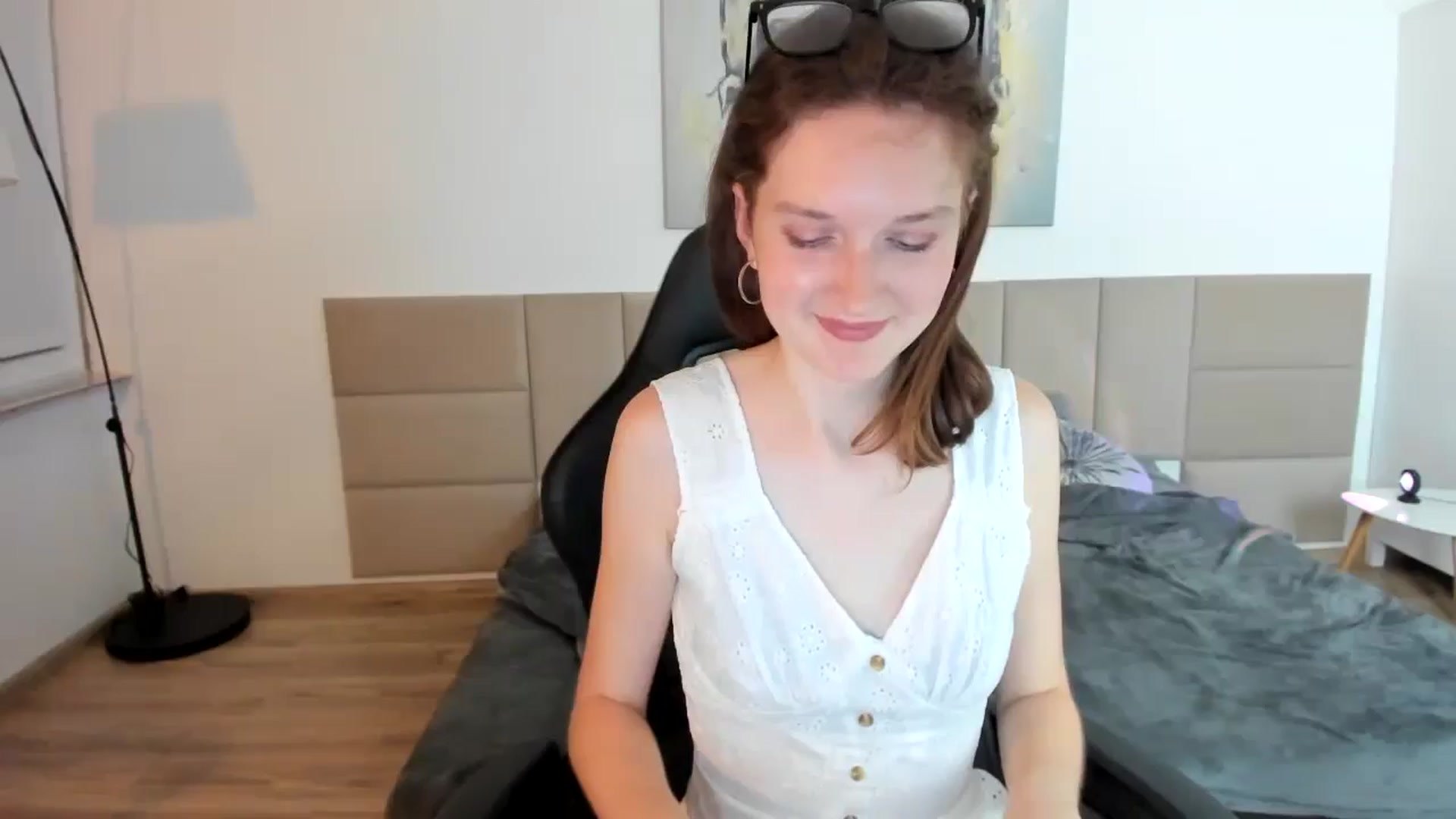 Gallery image thumbnail from GlitterGold's myfreecams stream on, 08/26/2024, 01:22 image 8 of 20