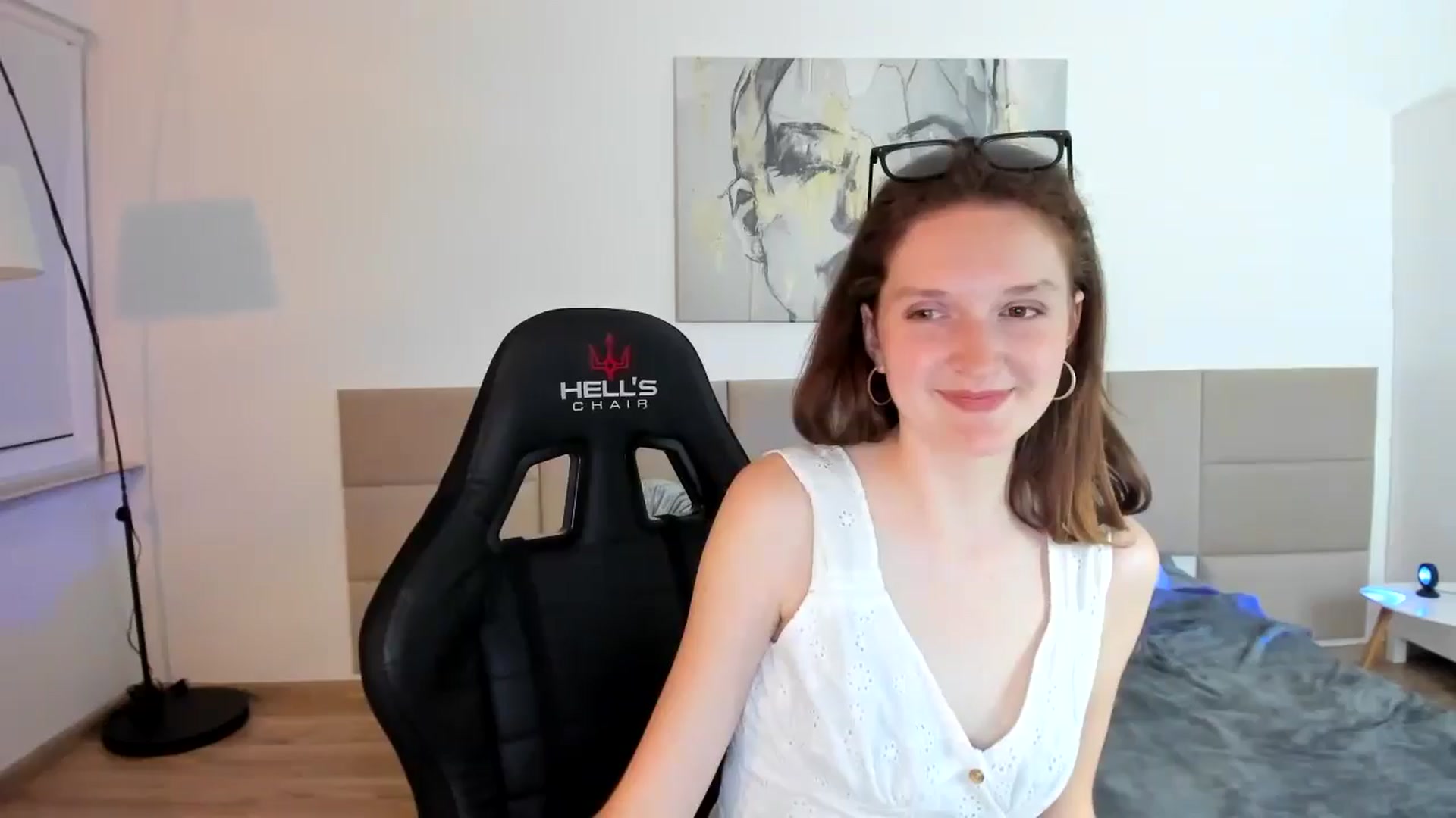 Gallery image thumbnail from GlitterGold's myfreecams stream on, 08/26/2024, 01:22 image 1 of 20
