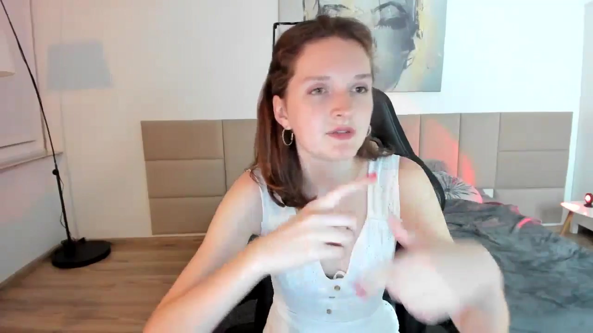 Gallery image thumbnail from GlitterGold's myfreecams stream on, 08/26/2024, 01:22 image 19 of 20