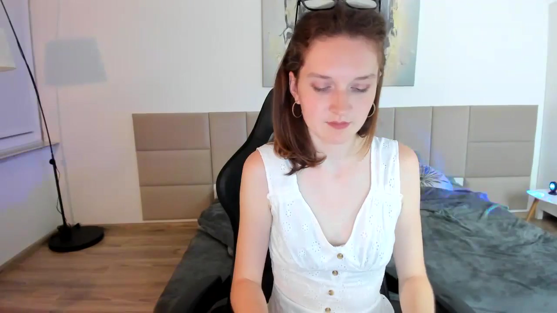 Gallery image thumbnail from GlitterGold's myfreecams stream on, 08/26/2024, 01:22 image 17 of 20