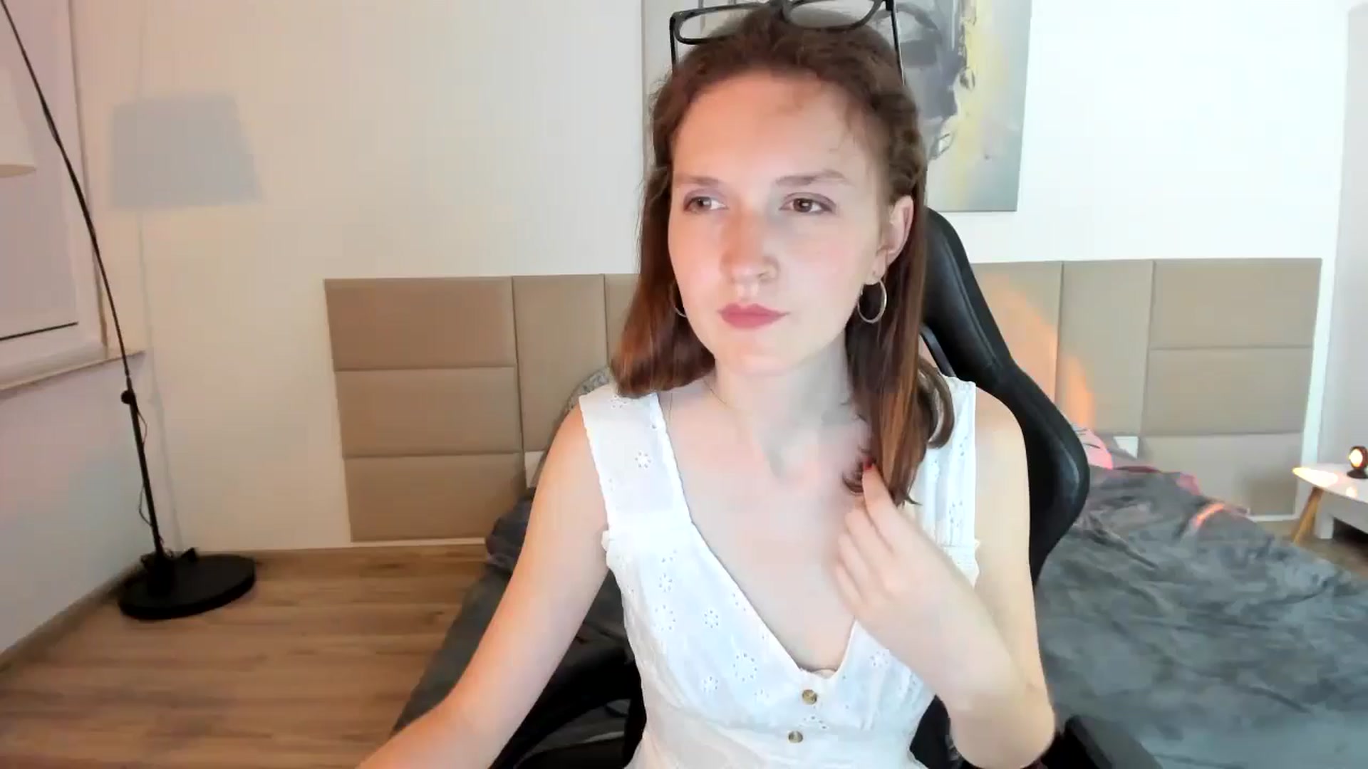 Gallery image thumbnail from GlitterGold's myfreecams stream on, 08/26/2024, 01:22 image 11 of 20