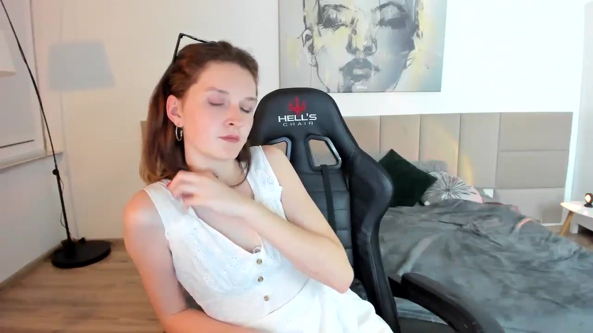 Gallery image thumbnail from GlitterGold's myfreecams stream on, 08/26/2024, 01:22 image 18 of 20