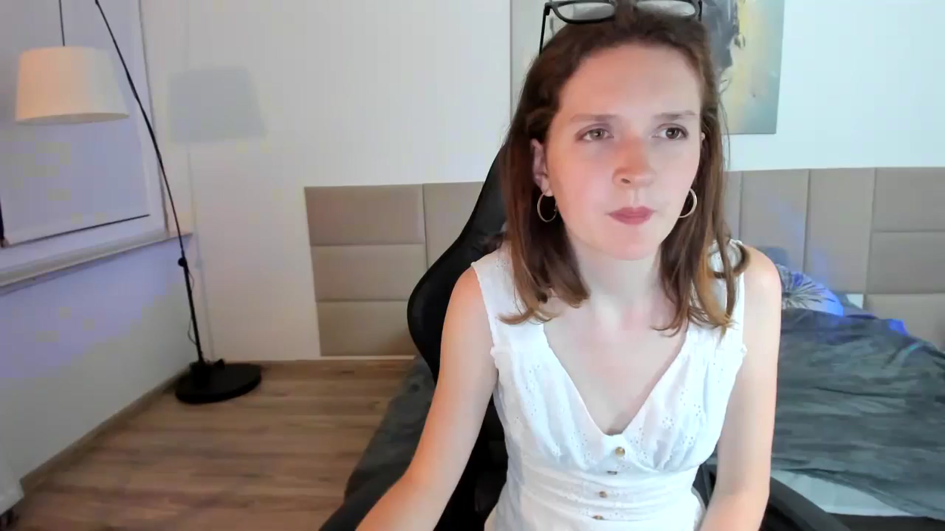 Gallery image thumbnail from GlitterGold's myfreecams stream on, 08/26/2024, 02:56 image 11 of 20
