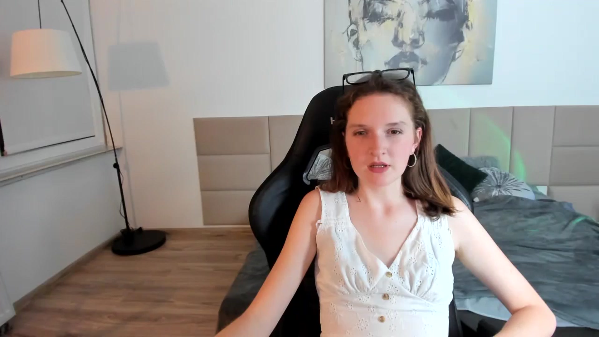Gallery image thumbnail from GlitterGold's myfreecams stream on, 08/26/2024, 02:56 image 1 of 20