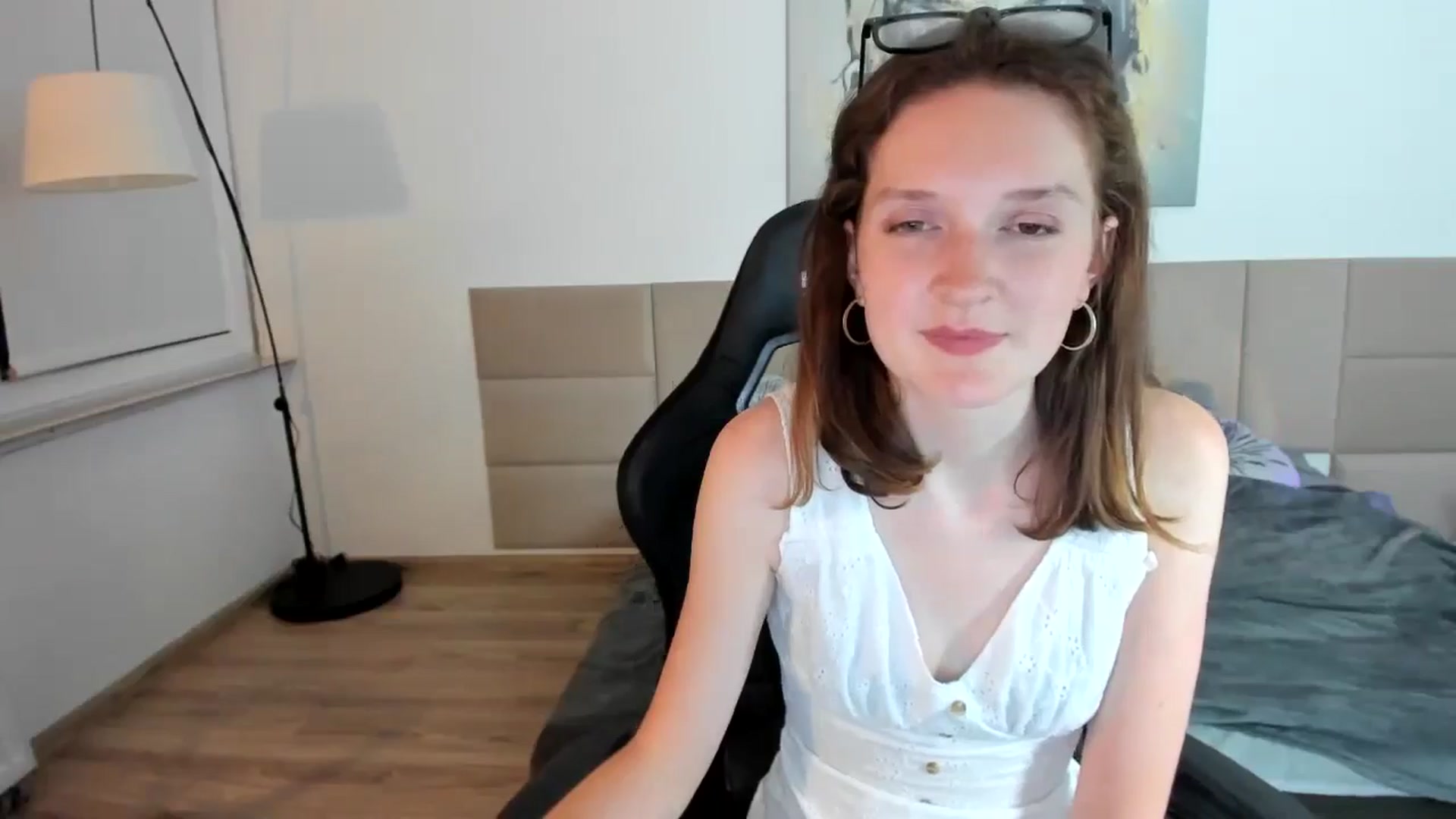 Gallery image thumbnail from GlitterGold's myfreecams stream on, 08/26/2024, 02:56 image 19 of 20