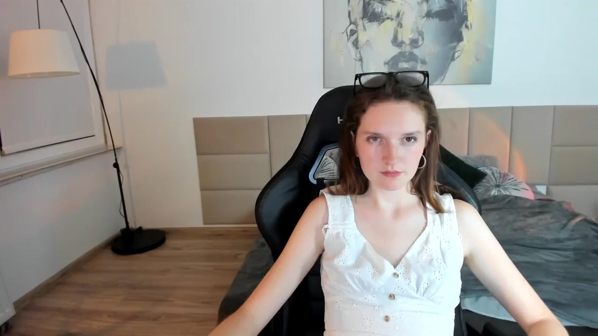 Gallery image thumbnail from GlitterGold's myfreecams stream on, 08/26/2024, 02:56 image 6 of 20