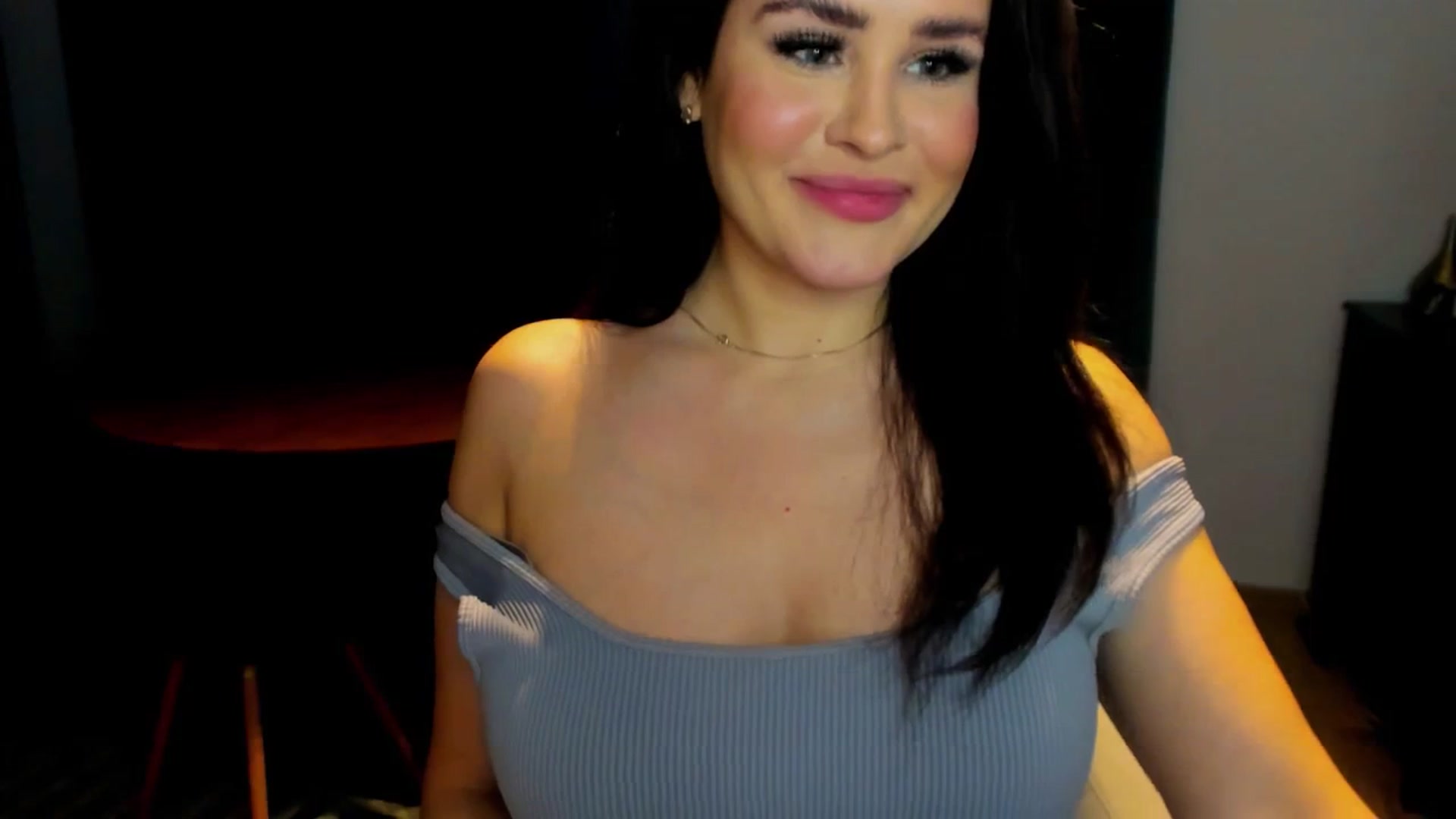 Gallery image thumbnail from GlobalDOLL's myfreecams stream on, 03/28/2024, 16:56 image 6 of 20