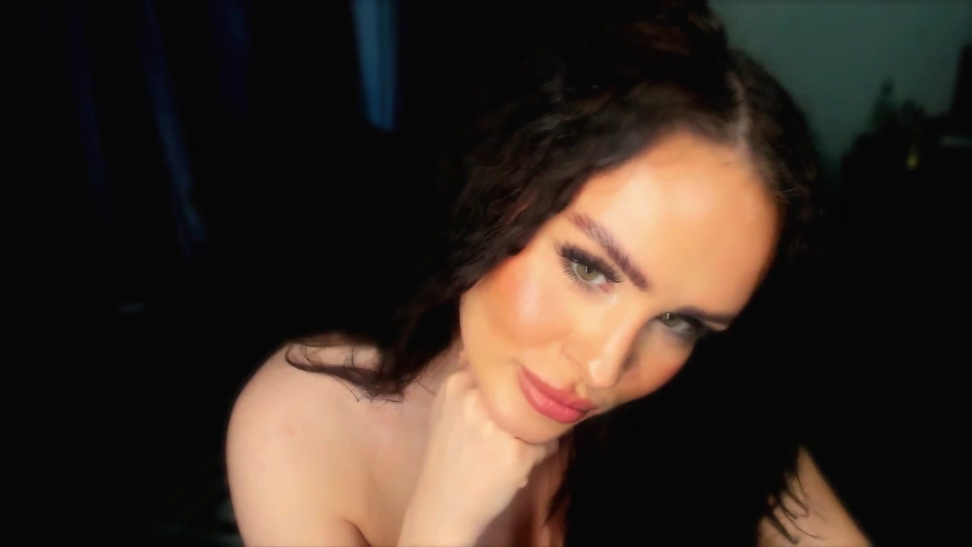 Gallery image thumbnail from GlobalDOLL's myfreecams stream on, 04/08/2025, 10:04 image 15 of 20