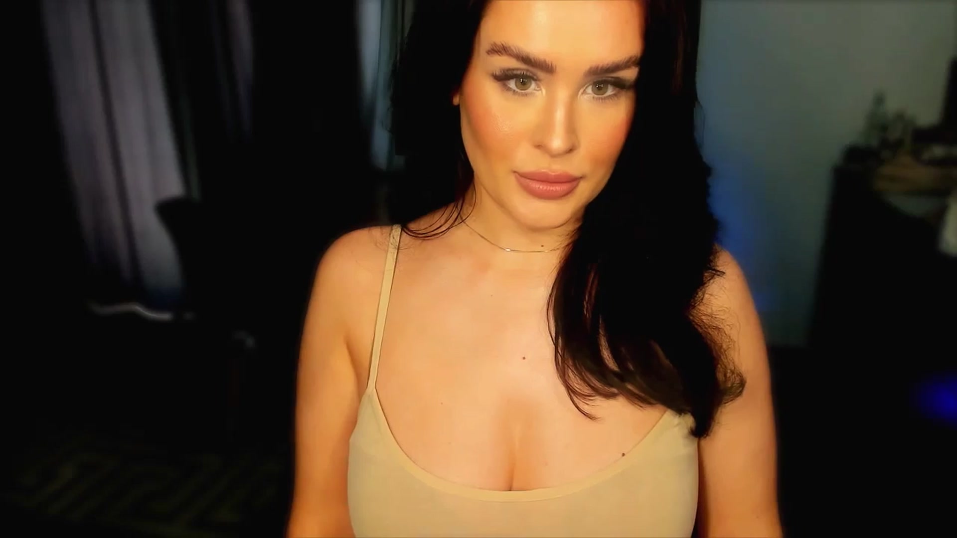 Gallery image thumbnail from GlobalDOLL's myfreecams stream on, 04/10/2025, 11:16 image 2 of 20