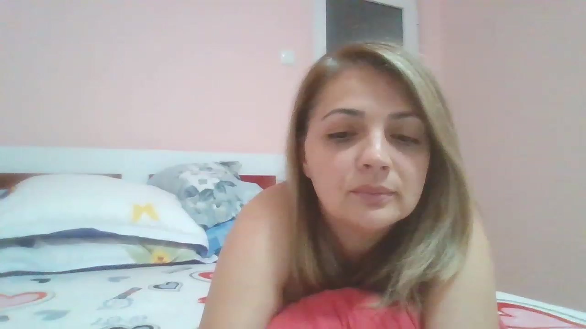 Gallery image thumbnail from Gloria_Gold1's myfreecams stream on, 08/26/2023, 15:52 image 12 of 20