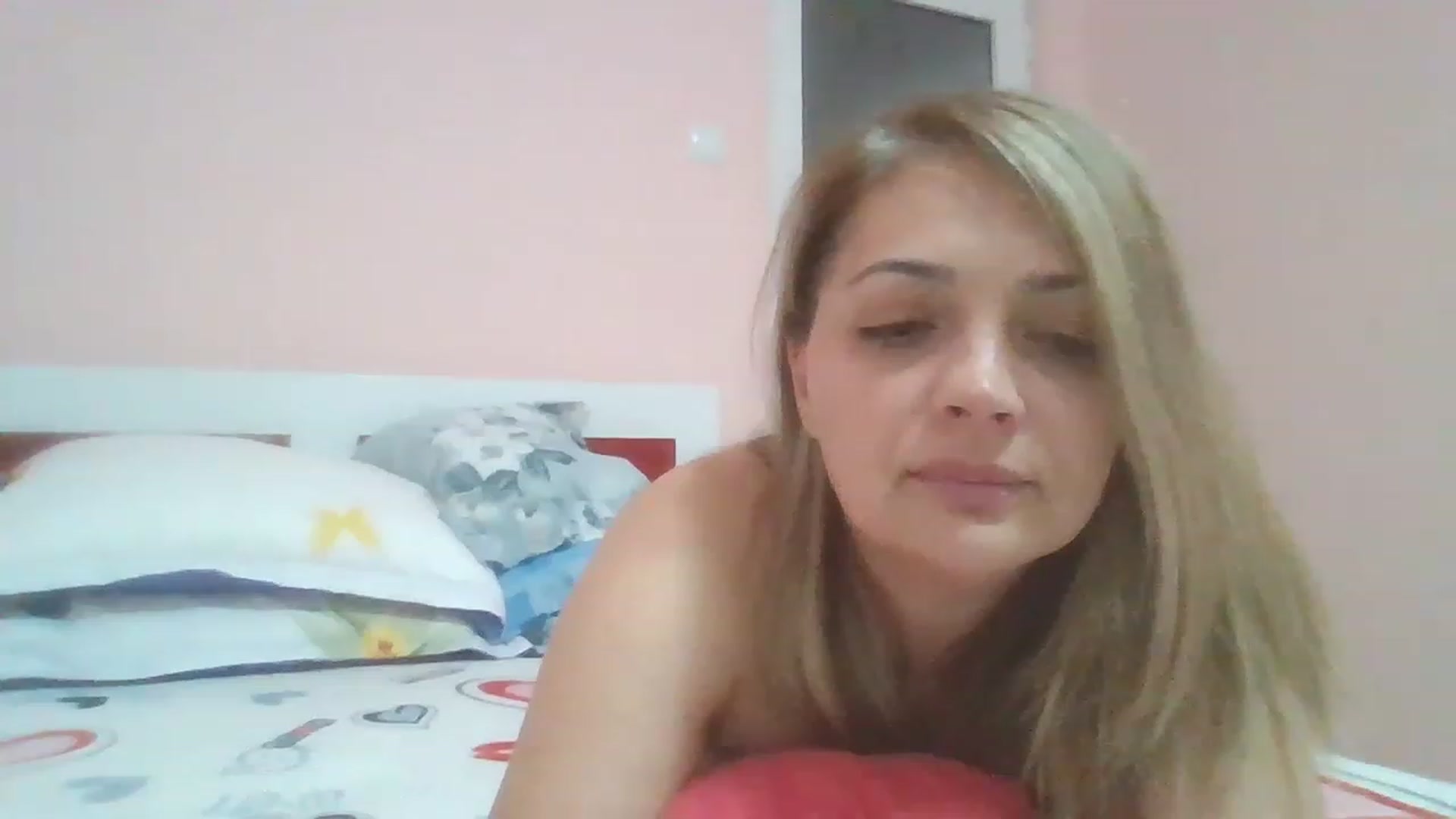 Gallery image thumbnail from Gloria_Gold1's myfreecams stream on, 08/26/2023, 15:52 image 1 of 20
