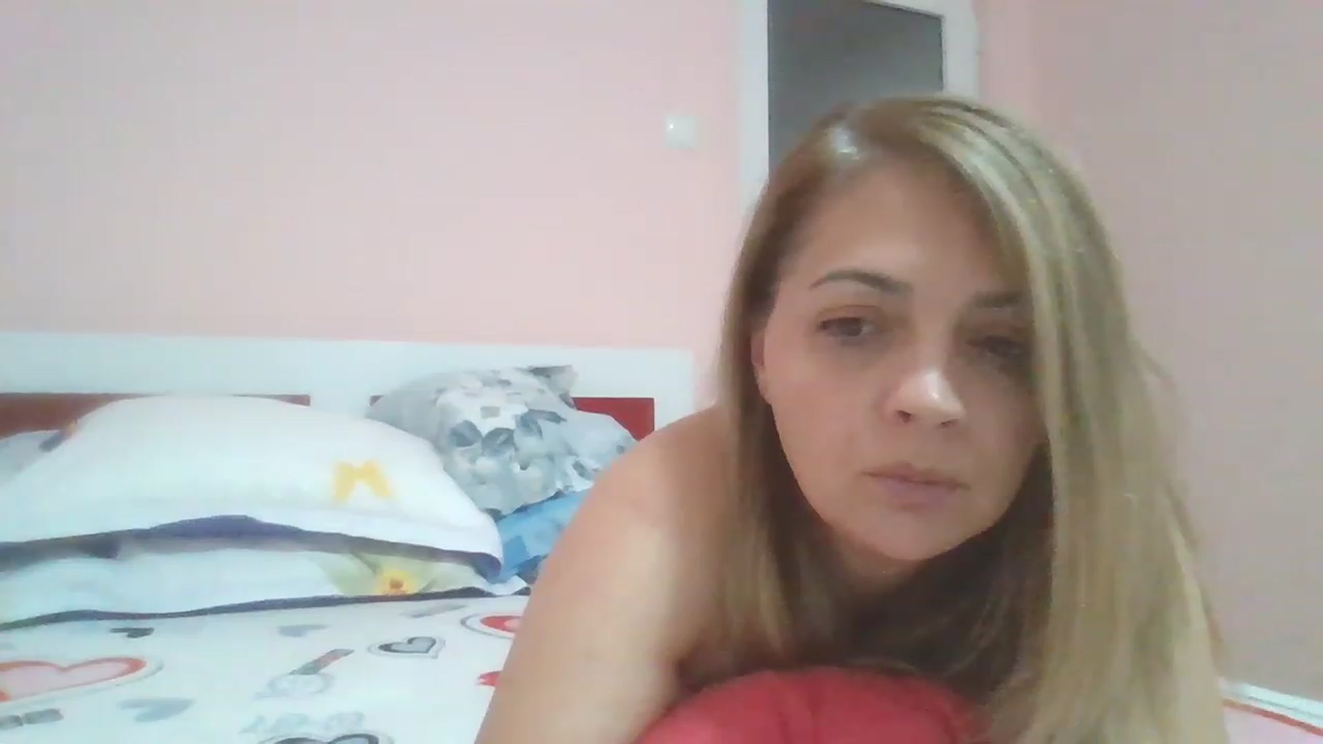 Gallery image thumbnail from Gloria_Gold1's myfreecams stream on, 08/26/2023, 15:52 image 6 of 20