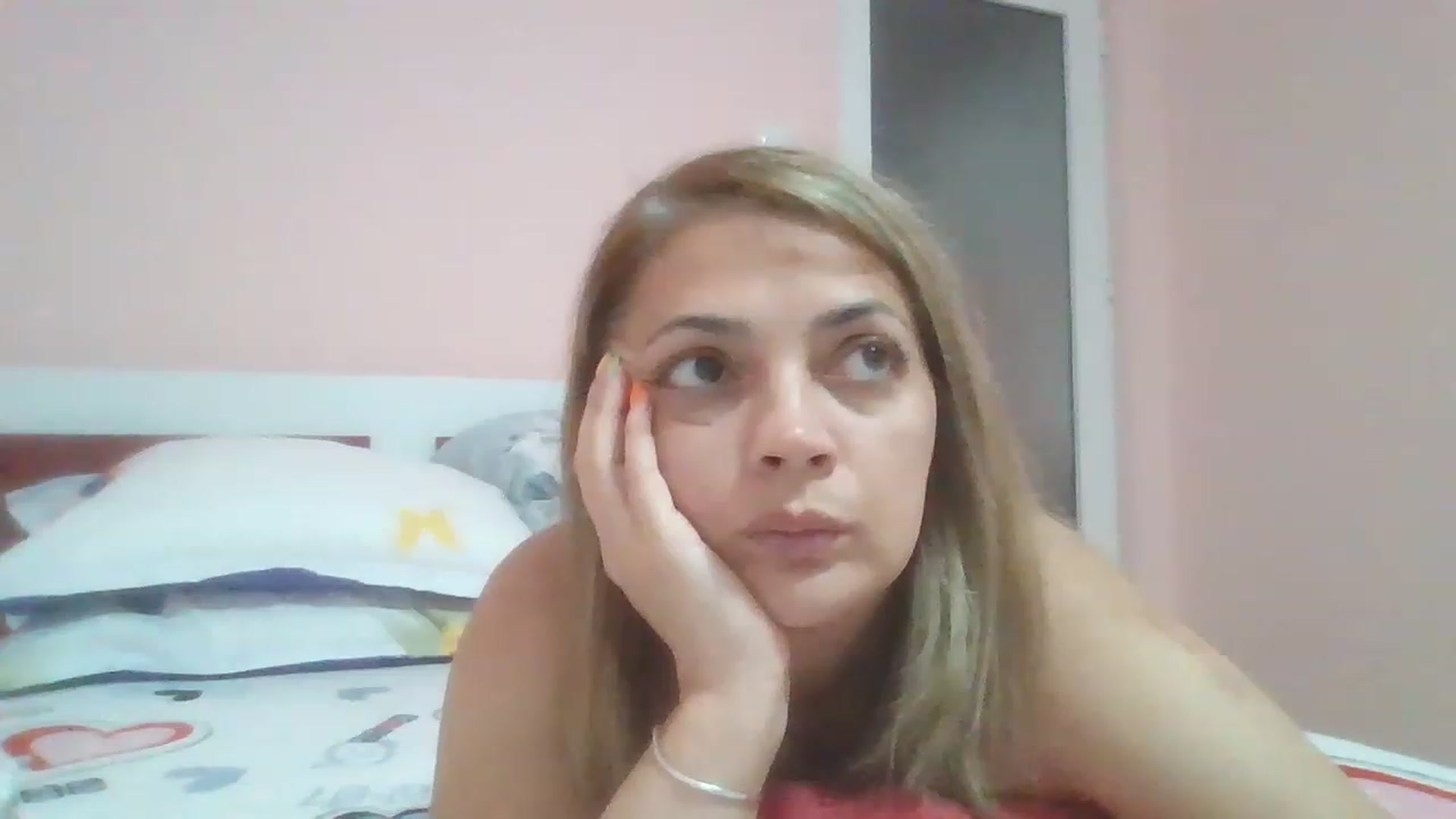 Gallery image thumbnail from Gloria_Gold1's myfreecams stream on, 08/26/2023, 15:52 image 17 of 20