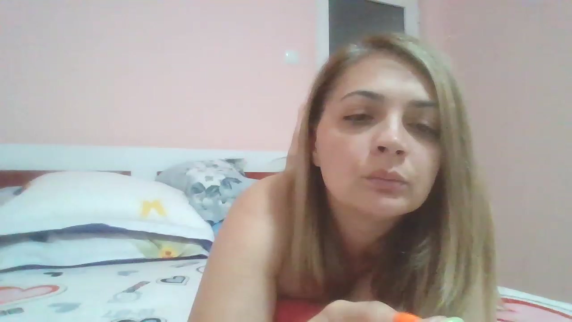 Gallery image thumbnail from Gloria_Gold1's myfreecams stream on, 08/26/2023, 15:52 image 13 of 20