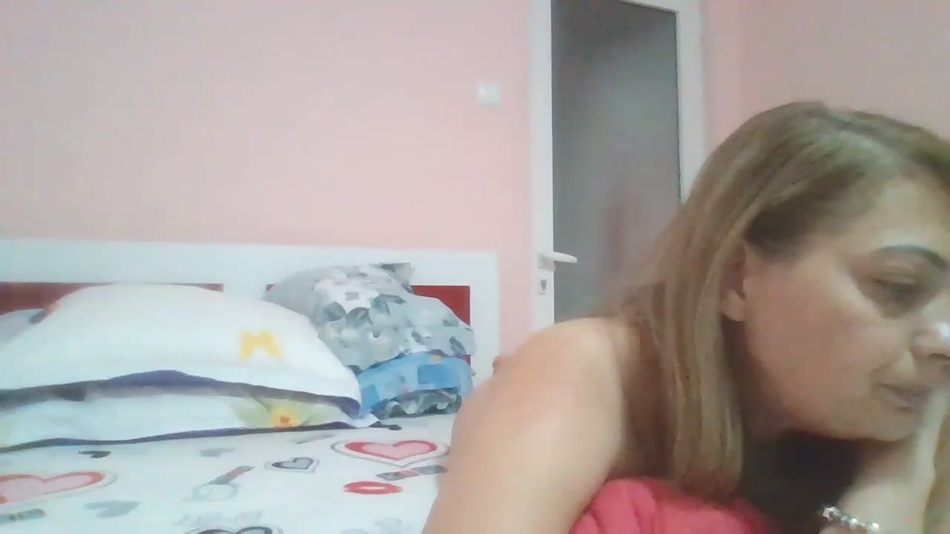 Gallery image thumbnail from Gloria_Gold1's myfreecams stream on, 08/26/2023, 15:52 image 7 of 20