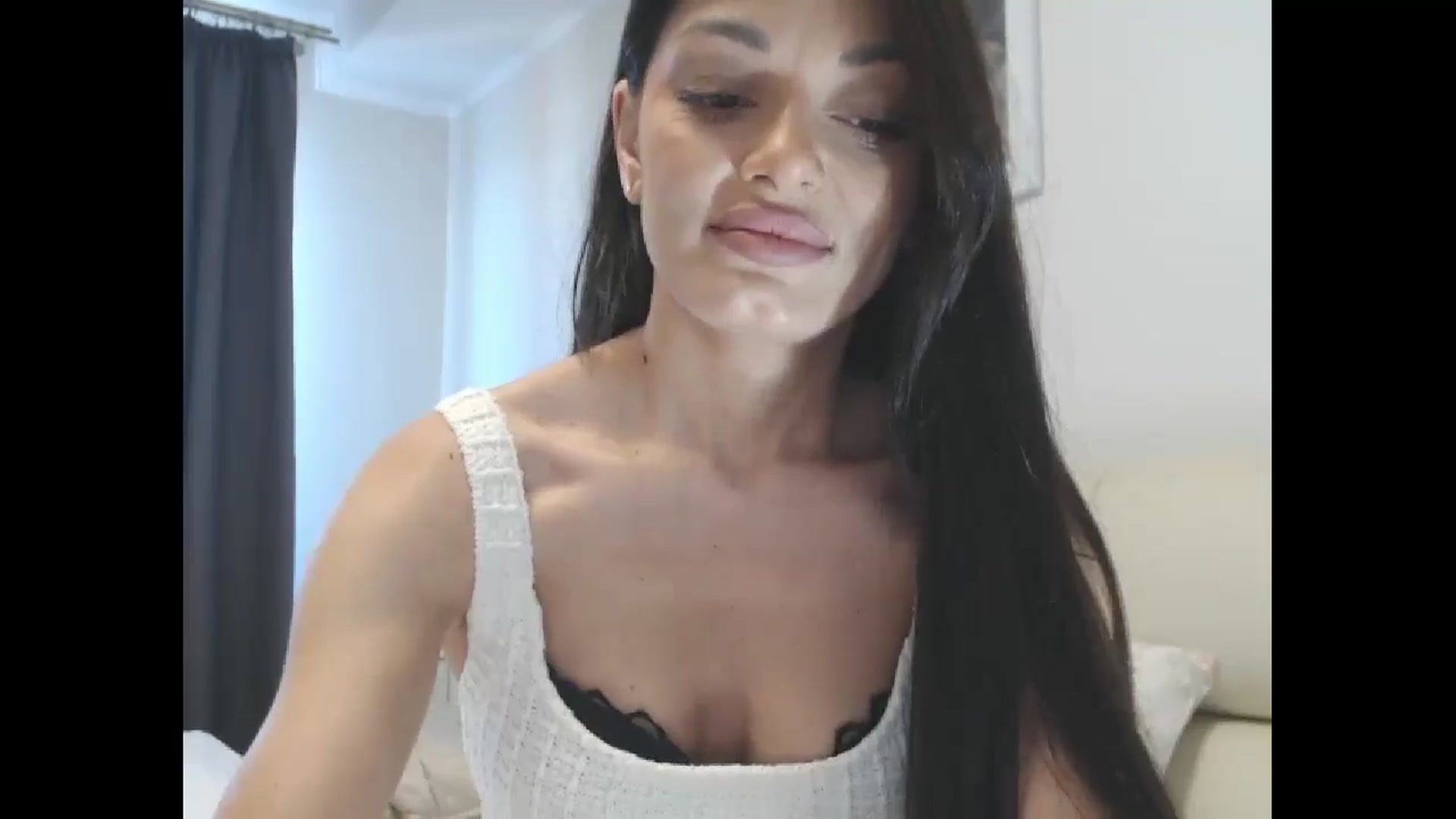 Gallery image thumbnail from Gloriaglamour's myfreecams stream on, 10/19/2025, 09:38 image 14 of 20