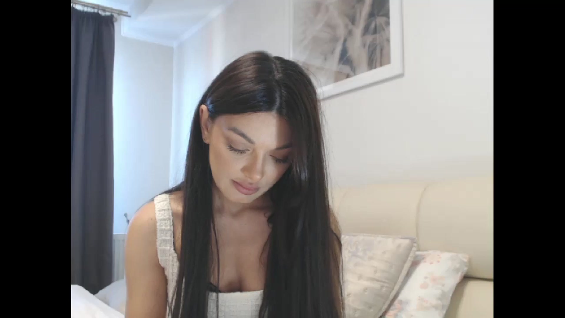 Gallery image thumbnail from Gloriaglamour's myfreecams stream on, 10/19/2025, 10:52 image 12 of 20