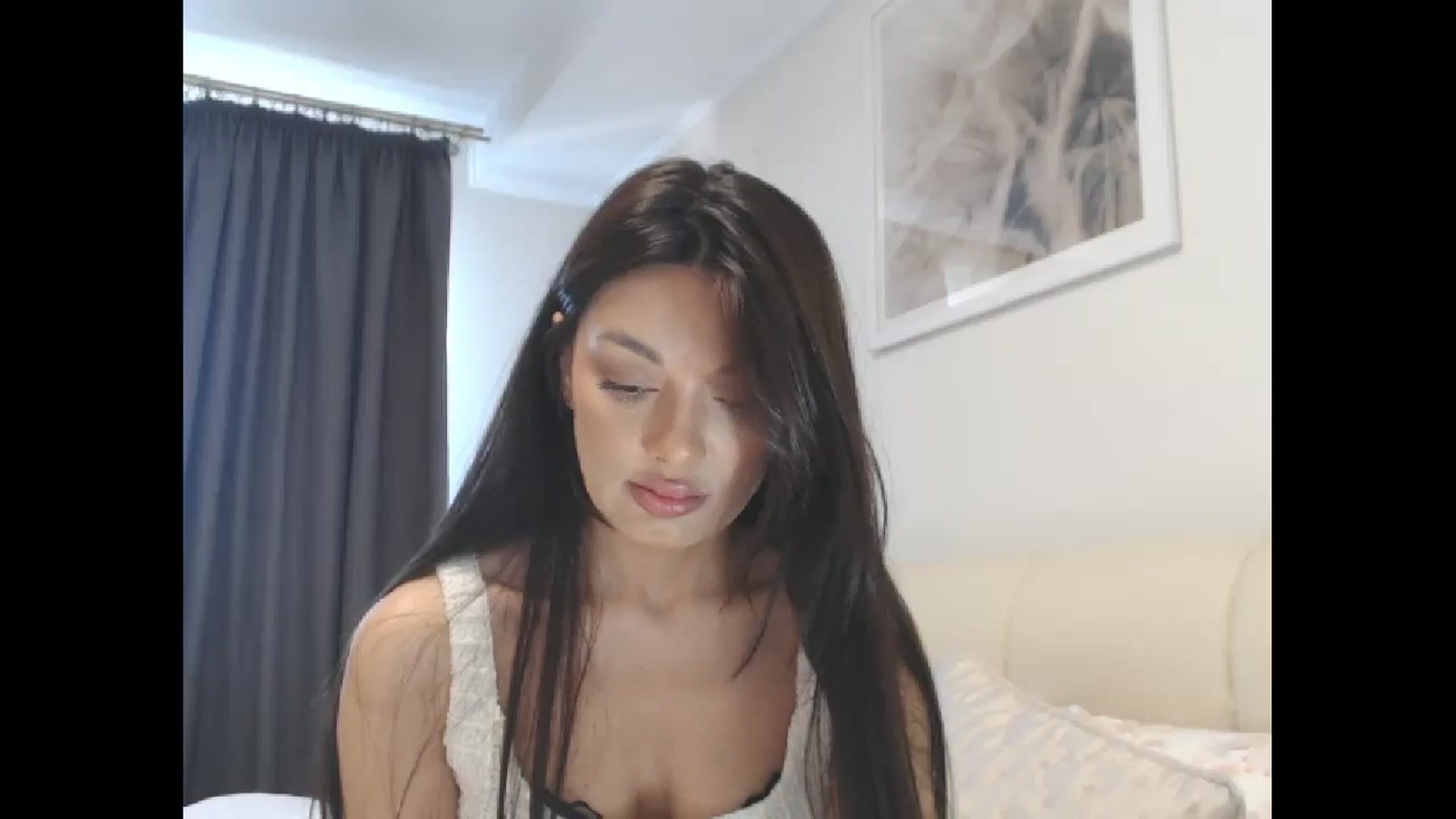 Gallery image thumbnail from Gloriaglamour's myfreecams stream on, 10/19/2025, 11:22 image 3 of 20