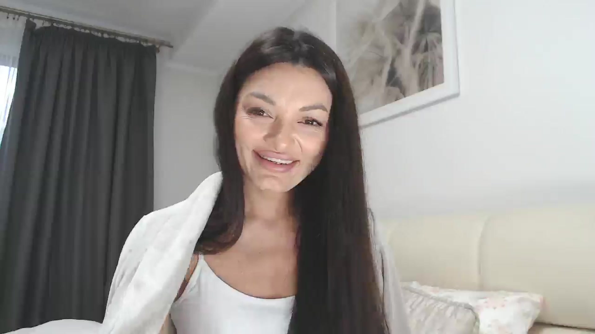 Gallery image thumbnail from Gloriaglamour's myfreecams stream on, 10/19/2025, 15:49 image 8 of 20