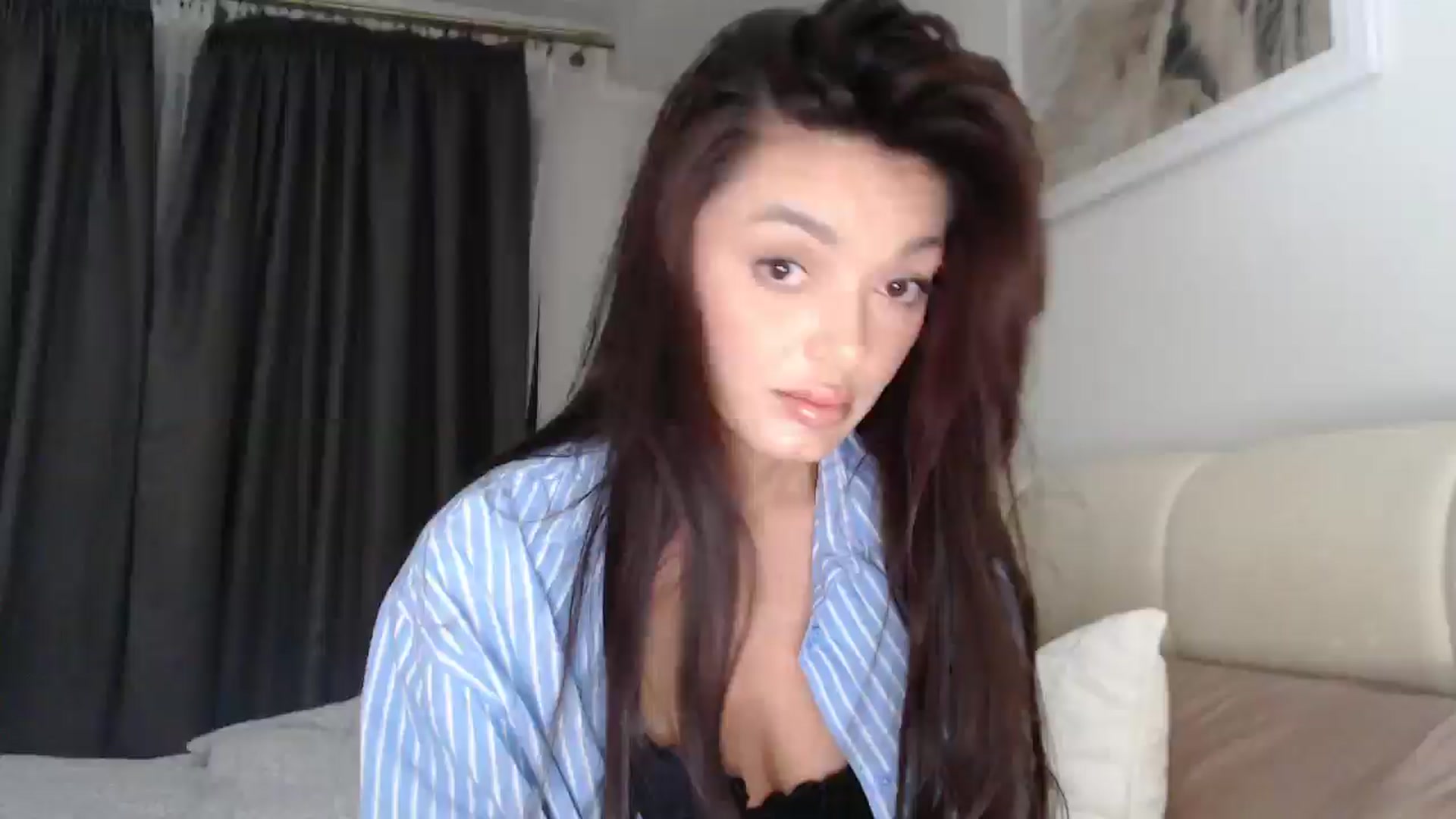 Gallery image thumbnail from Gloriaglamour's myfreecams stream on, 11/05/2025, 17:32 image 15 of 20