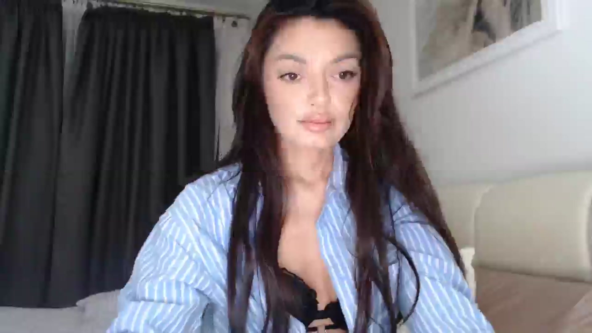 Gallery image thumbnail from Gloriaglamour's myfreecams stream on, 11/05/2025, 17:32 image 18 of 20