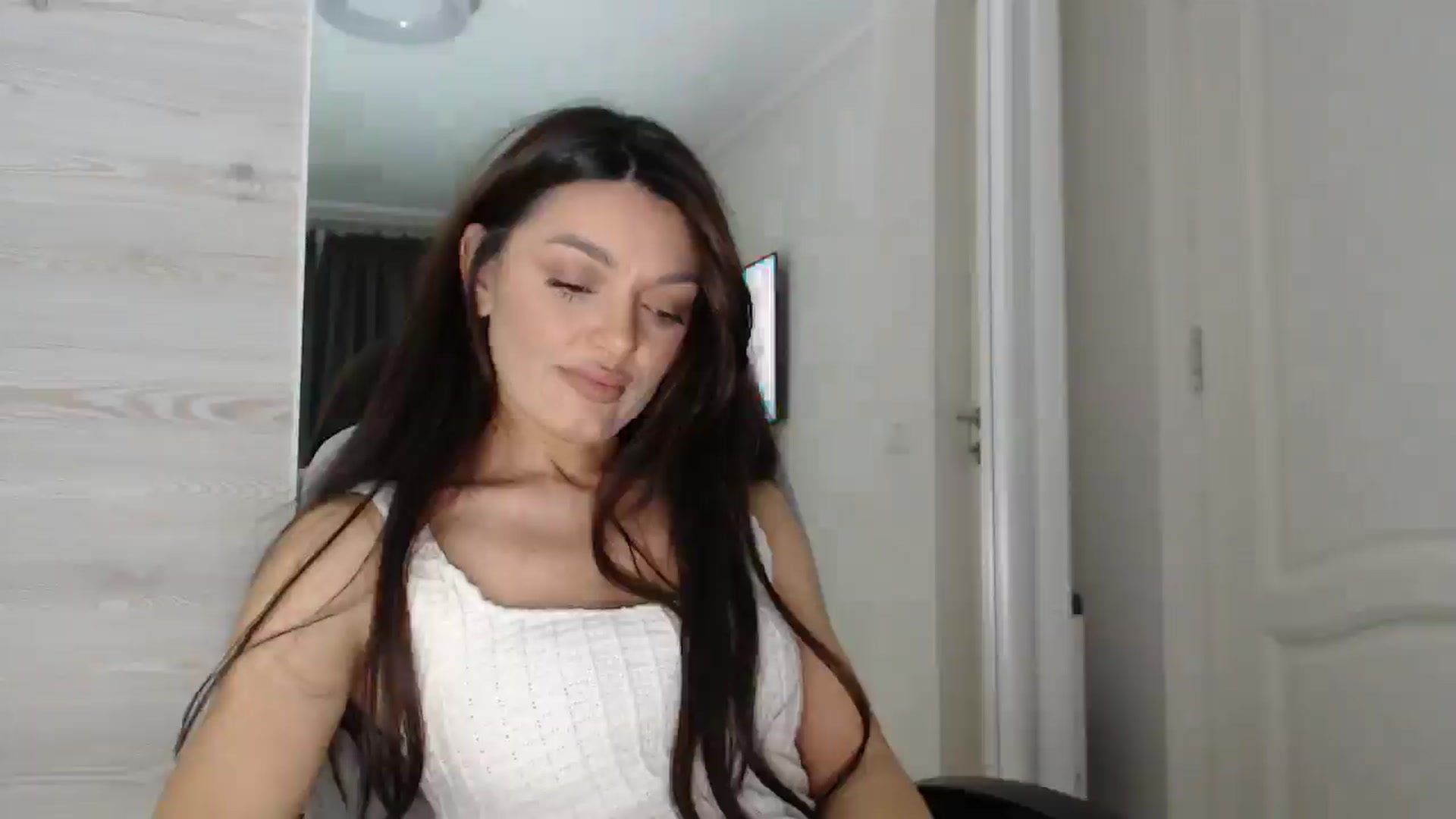 Gallery image thumbnail from Gloriaglamour's myfreecams stream on, 11/10/2025, 14:57 image 9 of 20