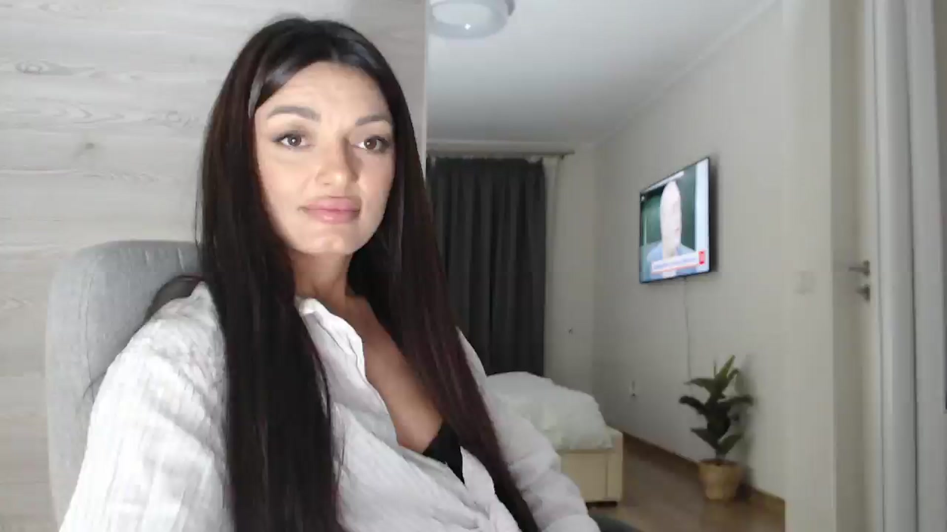 Gallery image thumbnail from Gloriaglamour's myfreecams stream on, 11/14/2025, 17:37 image 3 of 20