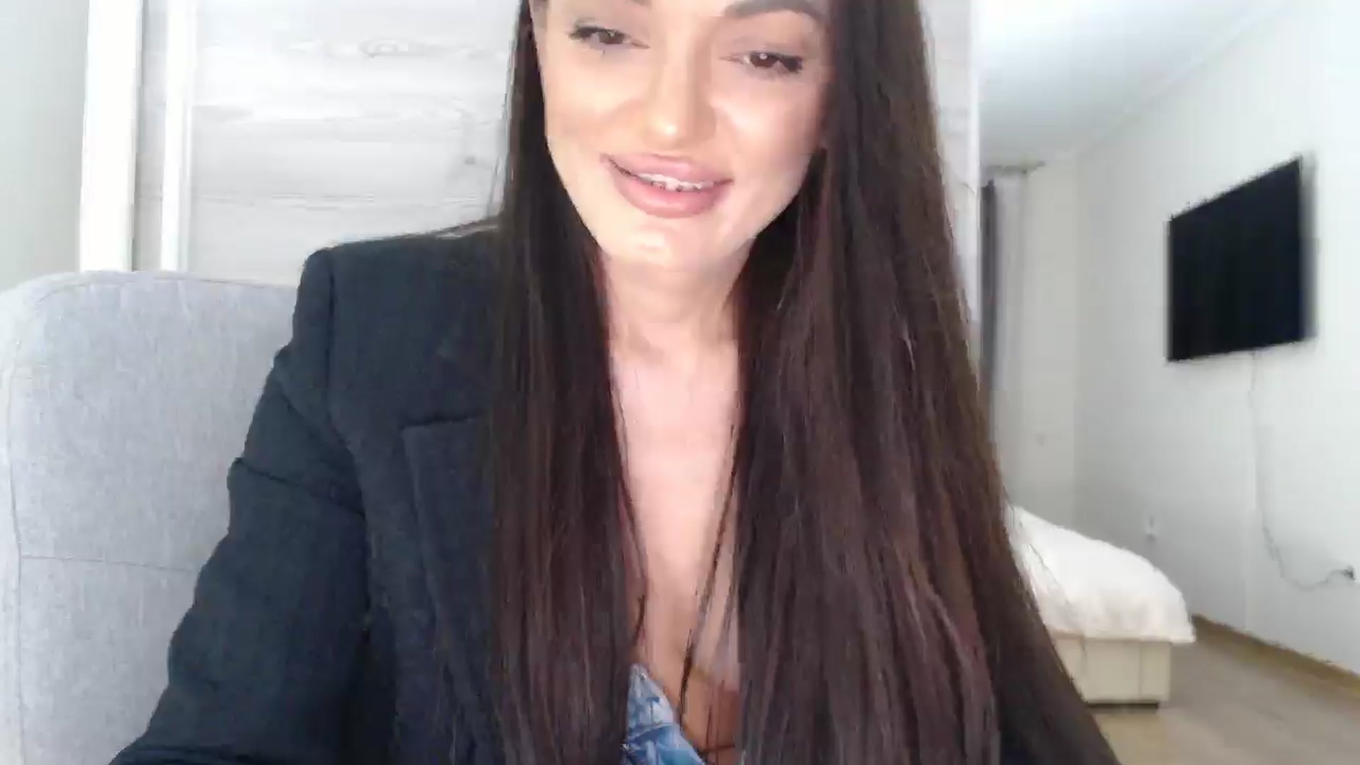Gallery image thumbnail from Gloriaglamour's myfreecams stream on, 11/19/2025, 15:35 image 13 of 20