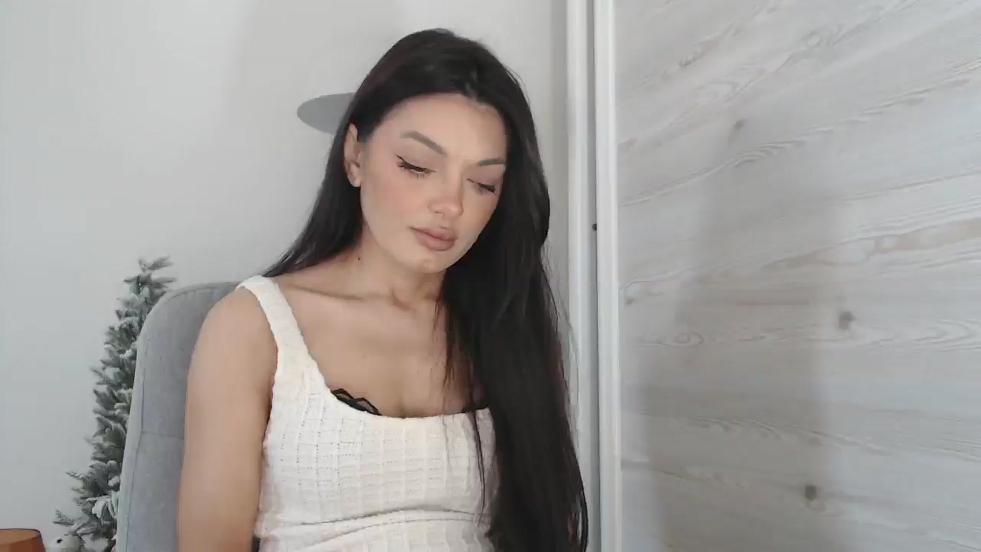 Gallery image thumbnail from Gloriaglamour's myfreecams stream on, 11/26/2025, 09:21 image 13 of 20