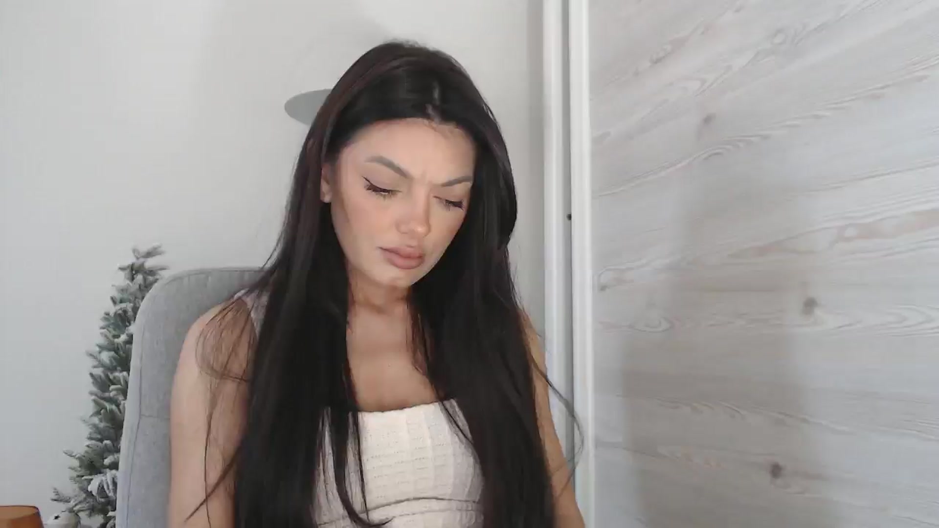 Gallery image thumbnail from Gloriaglamour's myfreecams stream on, 11/26/2025, 09:21 image 6 of 20