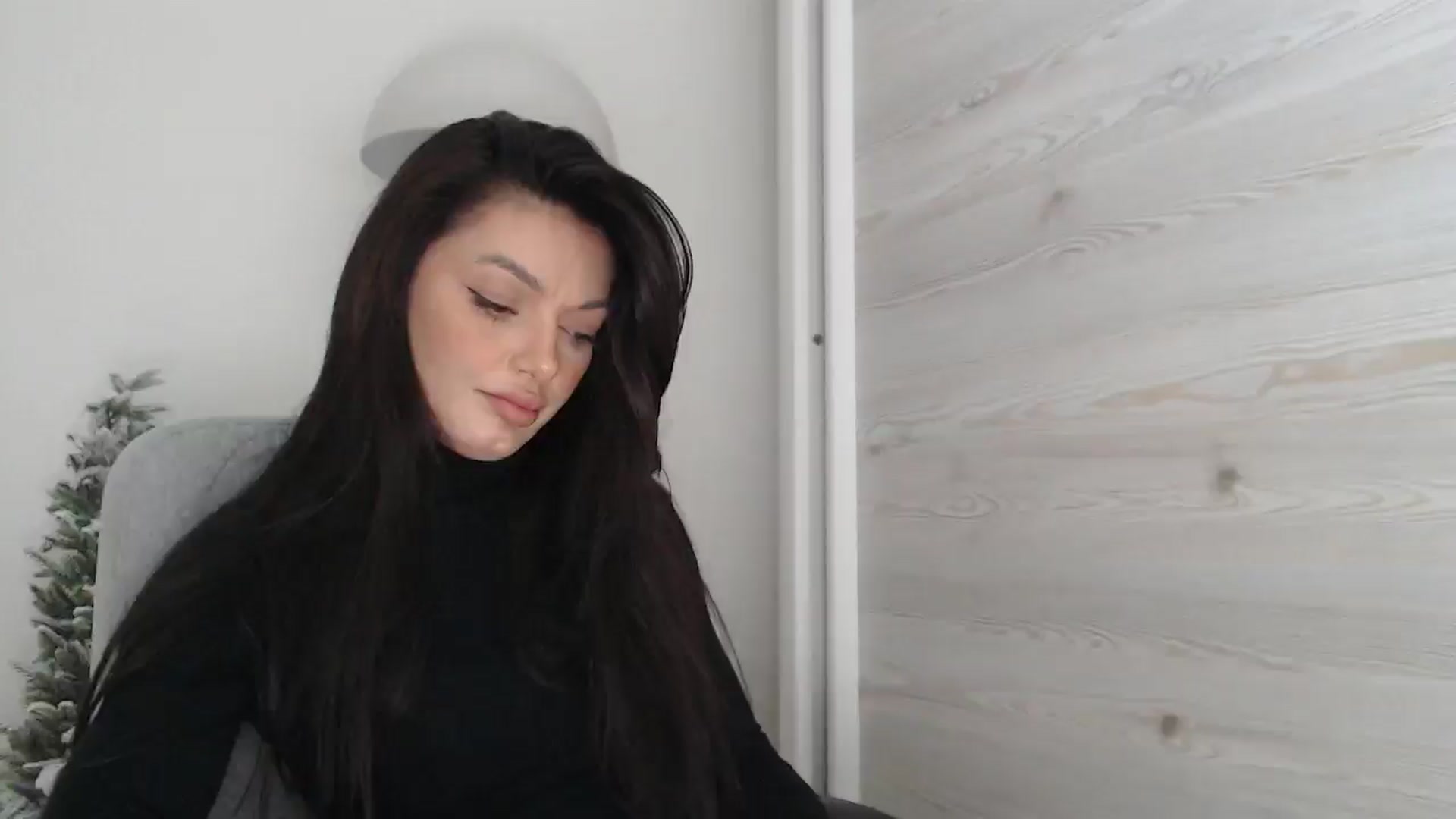 Gallery image thumbnail from Gloriaglamour's myfreecams stream on, 11/26/2025, 15:51 image 12 of 20