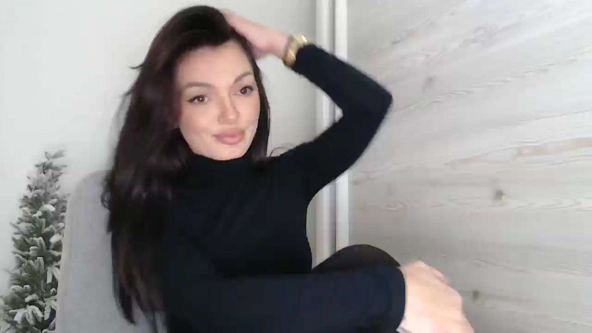 Gallery image thumbnail from Gloriaglamour's myfreecams stream on, 11/26/2025, 15:51 image 5 of 20