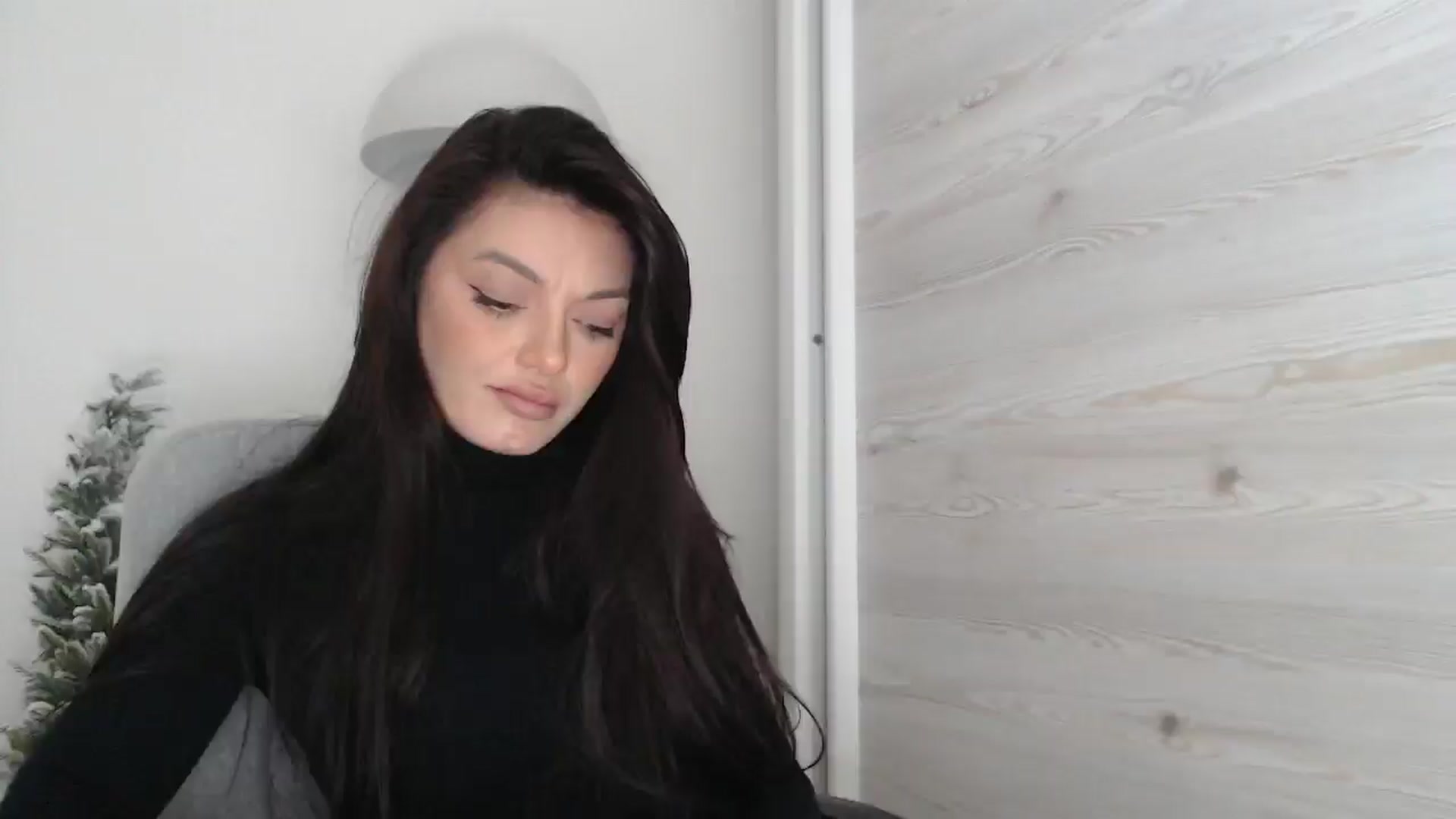Gallery image thumbnail from Gloriaglamour's myfreecams stream on, 11/26/2025, 15:51 image 10 of 20