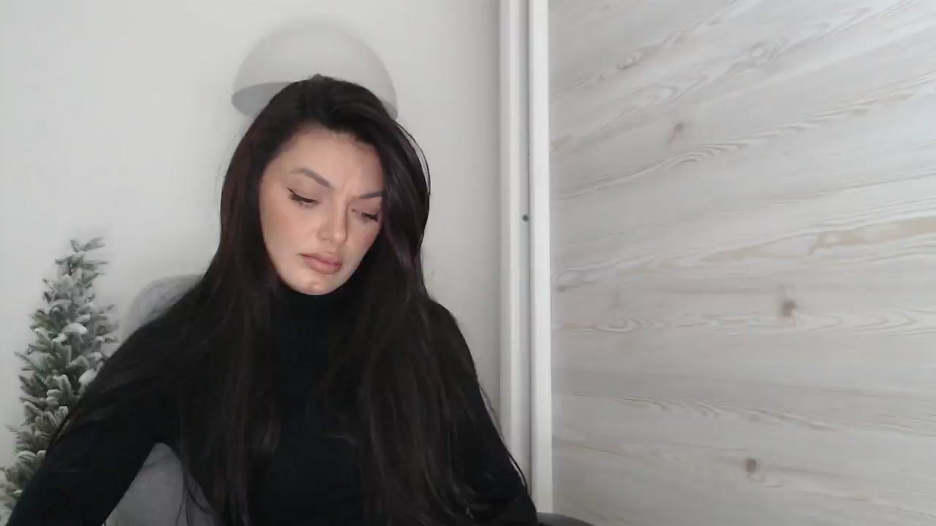 Gallery image thumbnail from Gloriaglamour's myfreecams stream on, 11/26/2025, 15:51 image 13 of 20